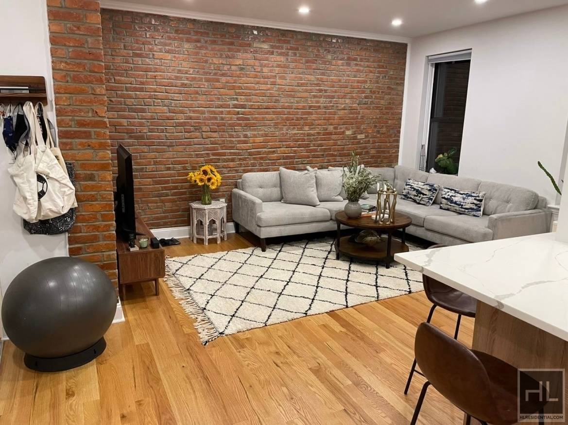 Welcome to the stunning and spacious 2 bedroom, 1 bathroom Co op Sublet.