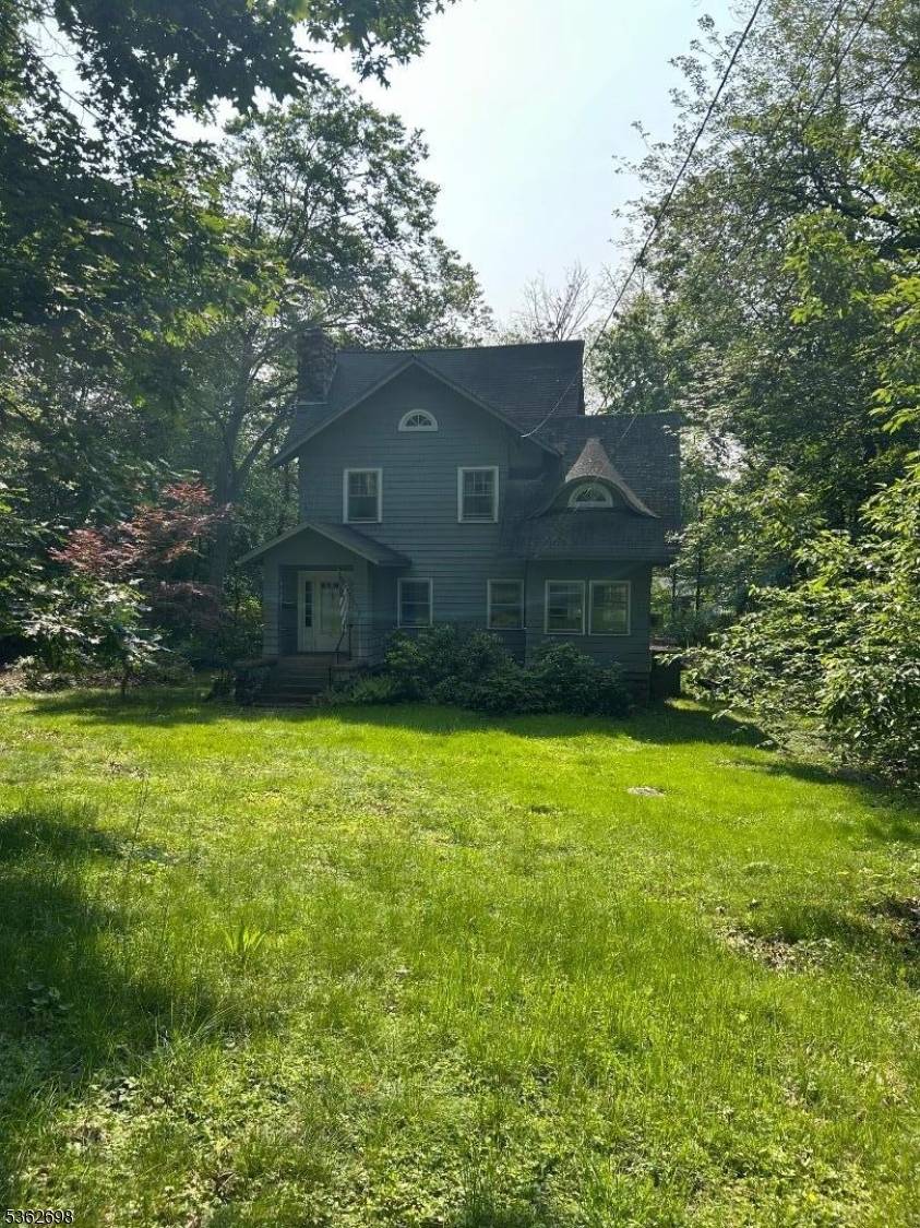 Welcome to 44 Hanover Rd.