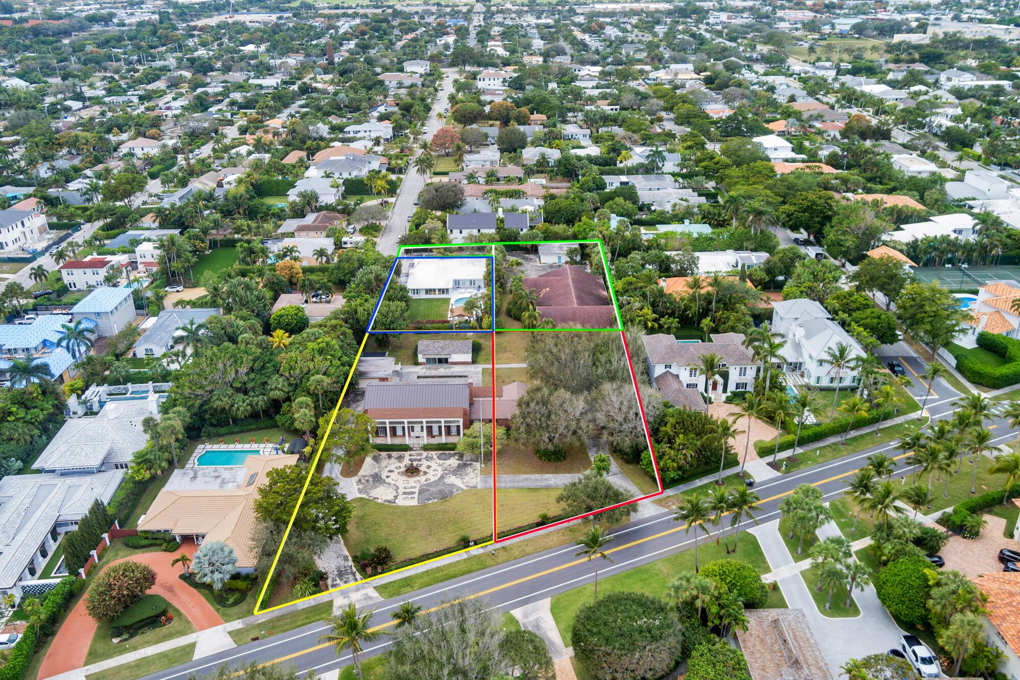 The combination of these two properties makes it the largest lot available in SoSo which can be developed as 1, 2, 3 or 4 homesites.