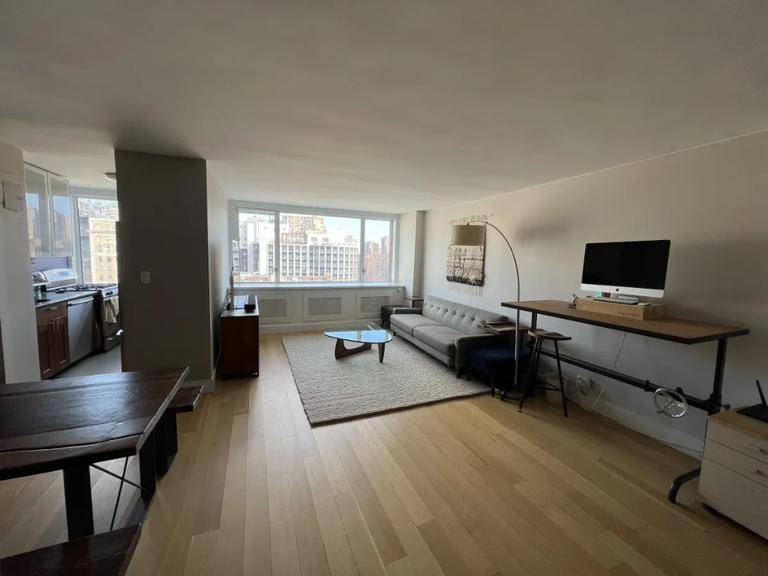 Oversized, bright 1 bedroom on the 15th floor with uninterrupted views to the Empire State Building and Hudson Yards.