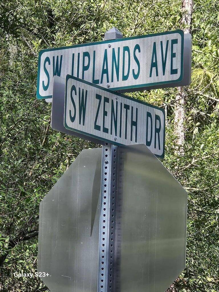 Vacant Lot in the desirable community of Rainbow Lakes Estates.