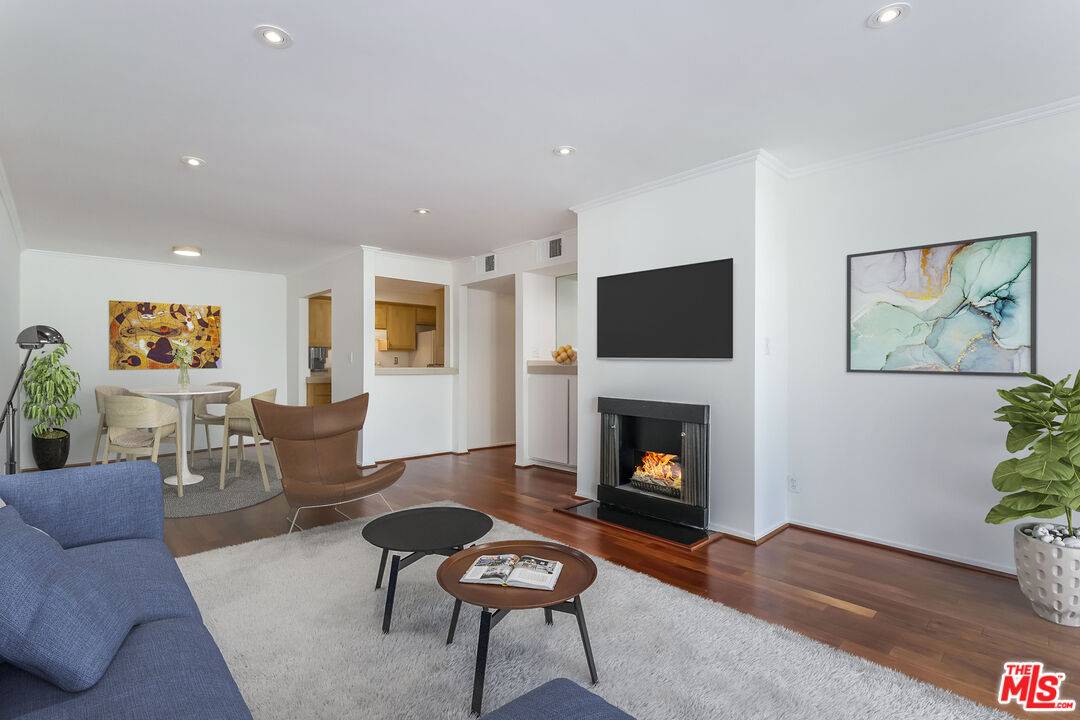 906  N Doheny Dr 2BR Sunset Strip La