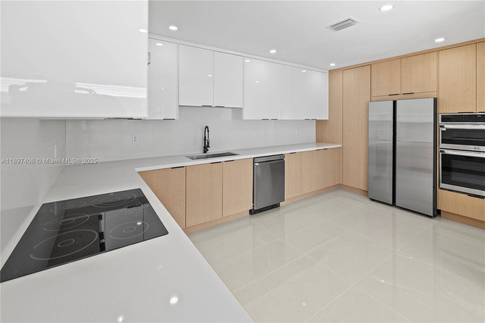 SELLER MOTIVATED ! SELLER CREDIT AVAILABLE !