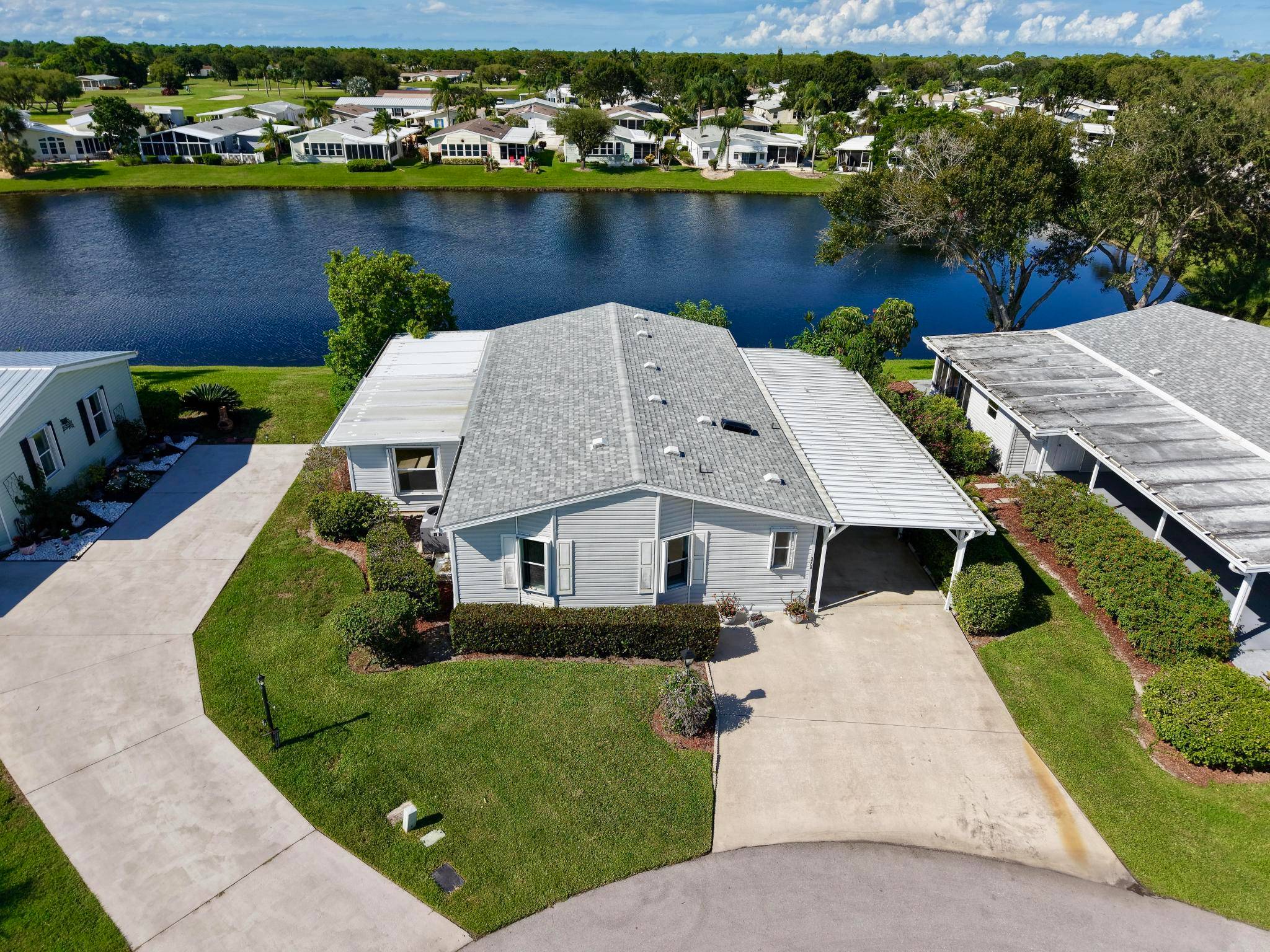 Don't miss the chance to make this lovely 2001 double wide modular home your very own !