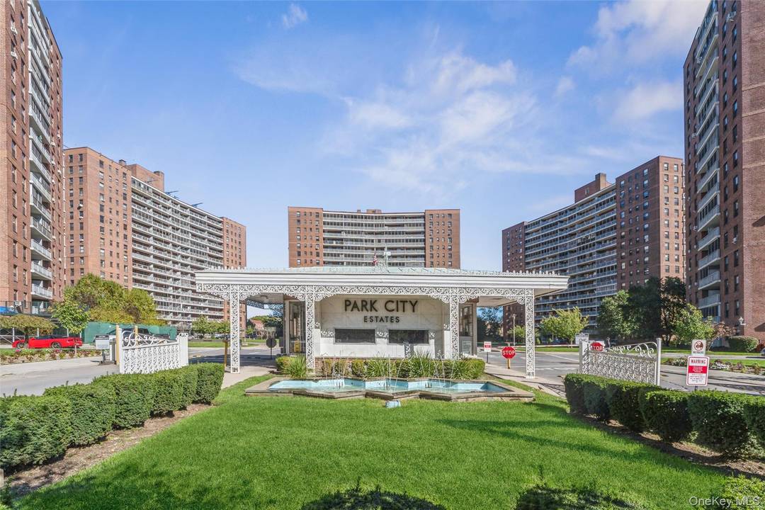 Welcome to Park City Estates Bright amp ; Spacious 2 Bedroom with Balcony Views Perched high on the 16th floor of the prestigious Park City Estates, this beautifully maintained two ...