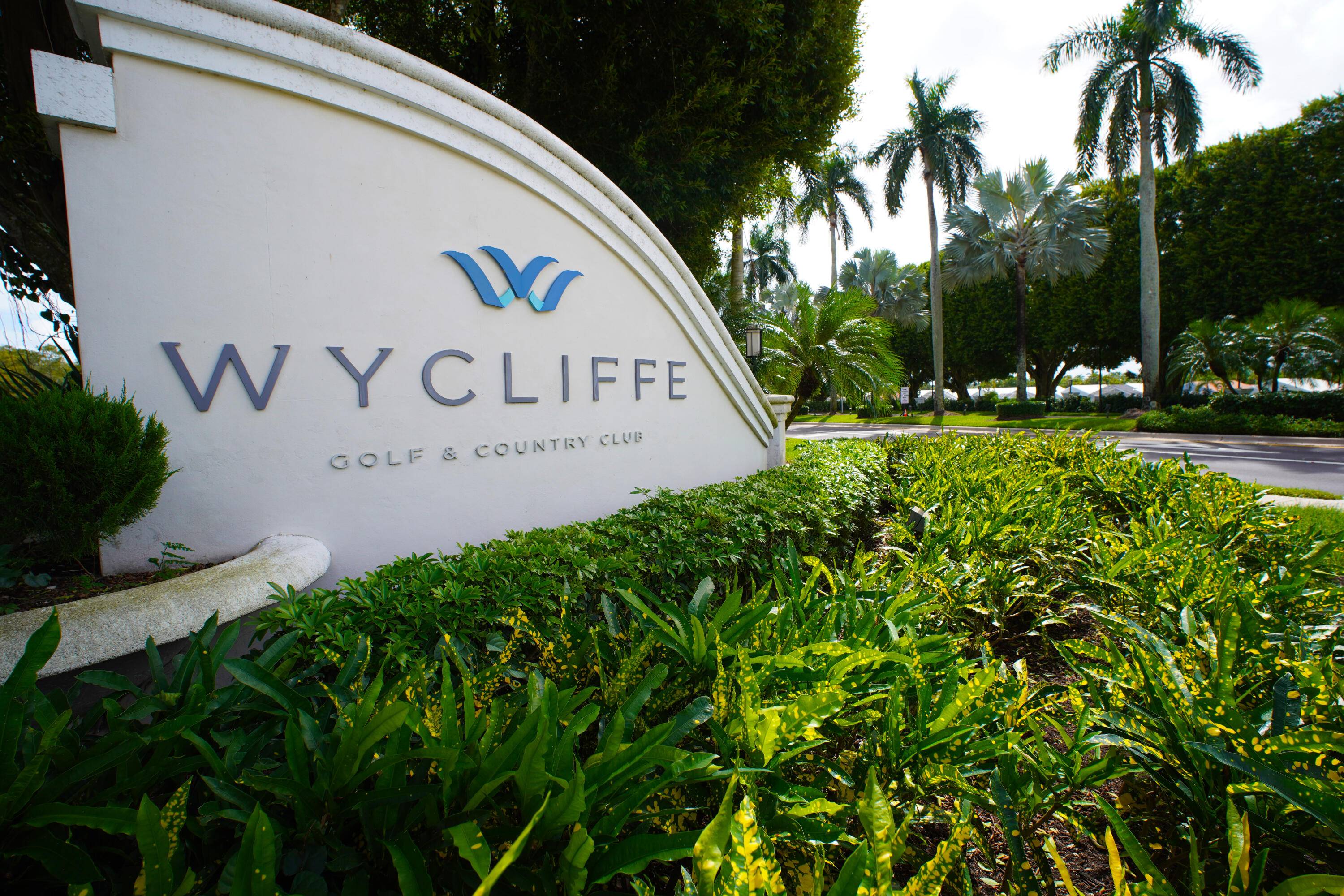 Welcome to your bright and spacious retreat in prestigious Wycliffe Country Club !
