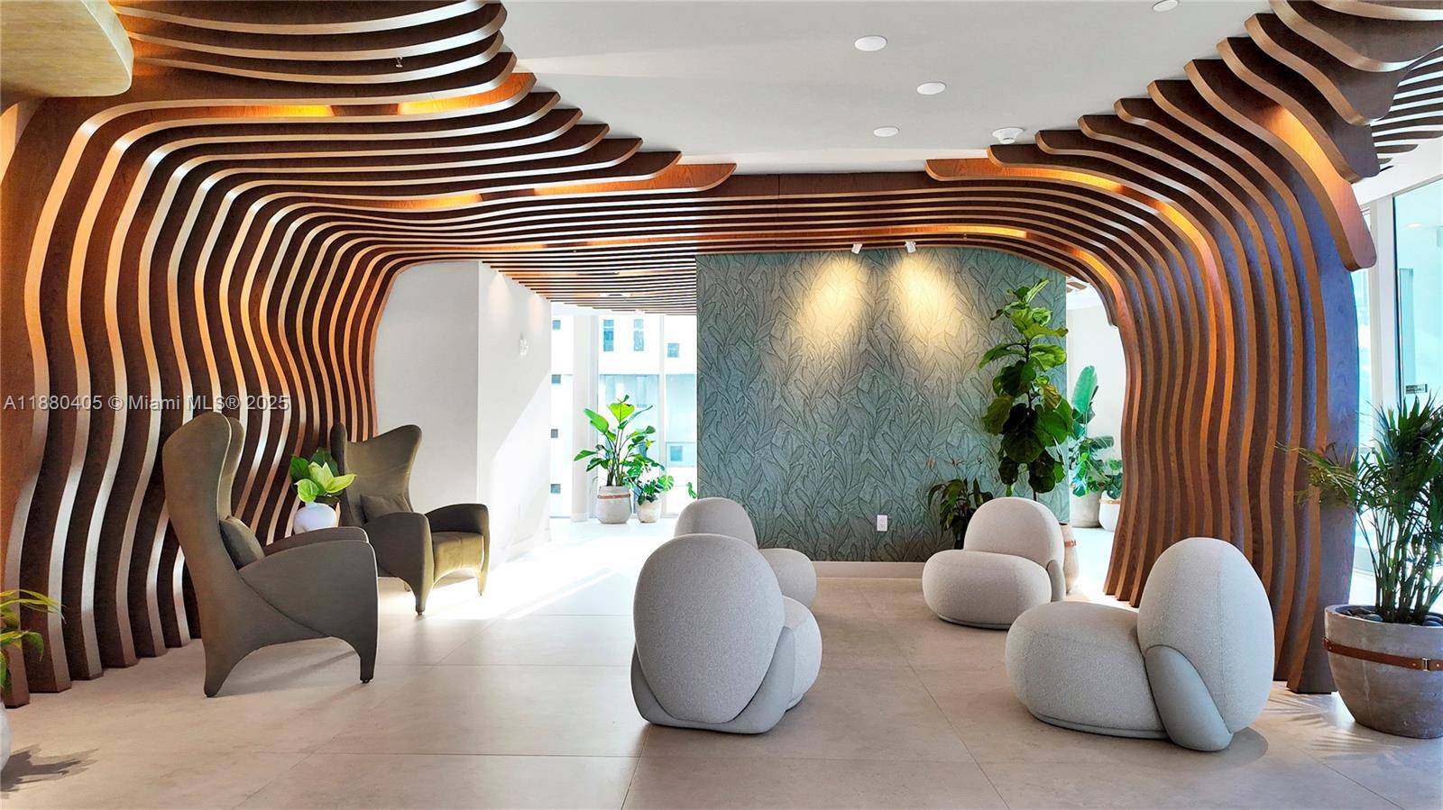This is where lifestyle, design, and exclusivity meet on the waterfront Welcome to Residence 3803 at Aria Reserve, the tallest twin towers on the bay.