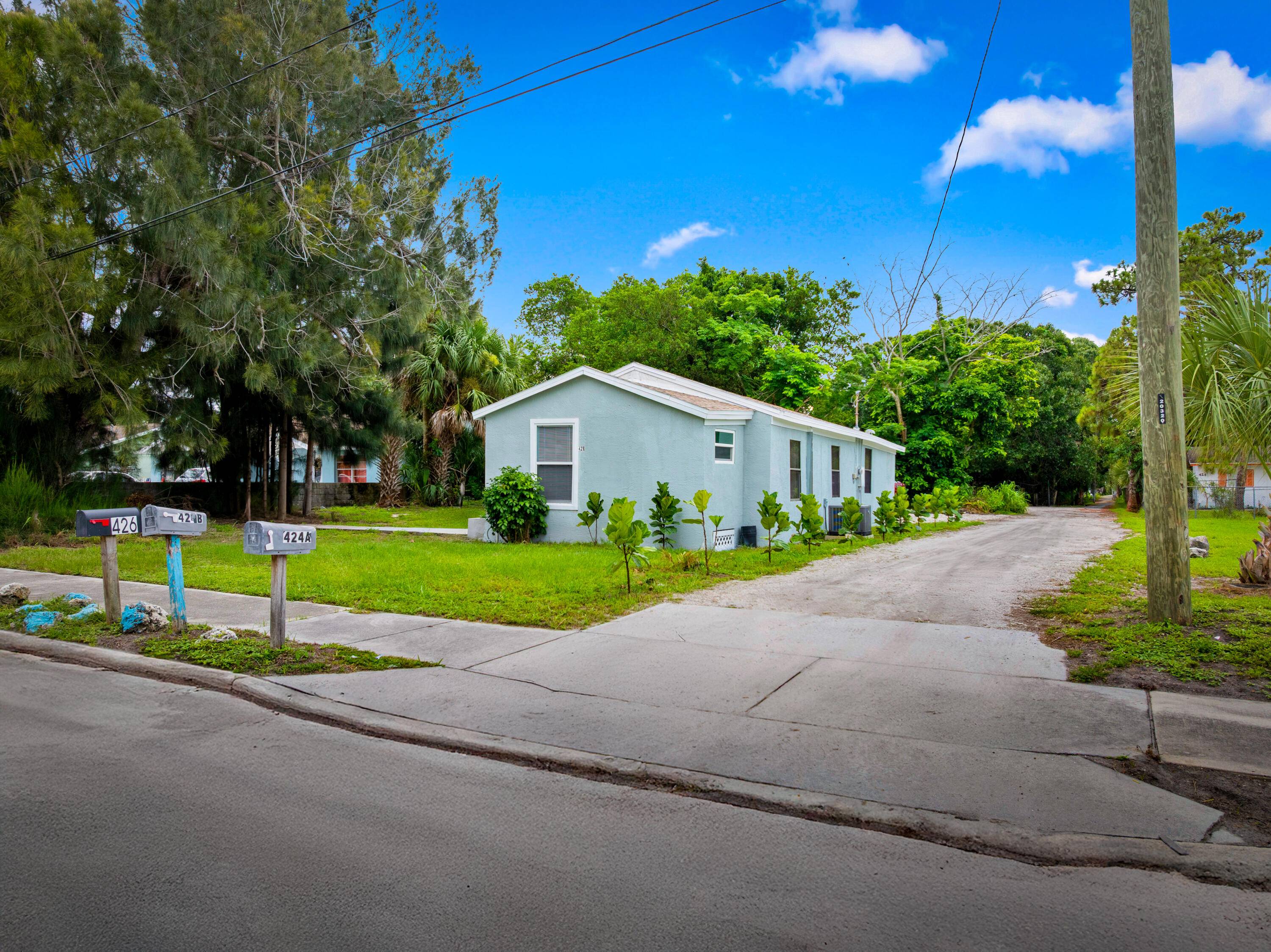 Fully renovated home in the heart of Fort Pierce !