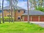 Welcome to this rarely offered executive lease opportunity in the heart of Richmond Hills highly sought after Oak Ridges community.