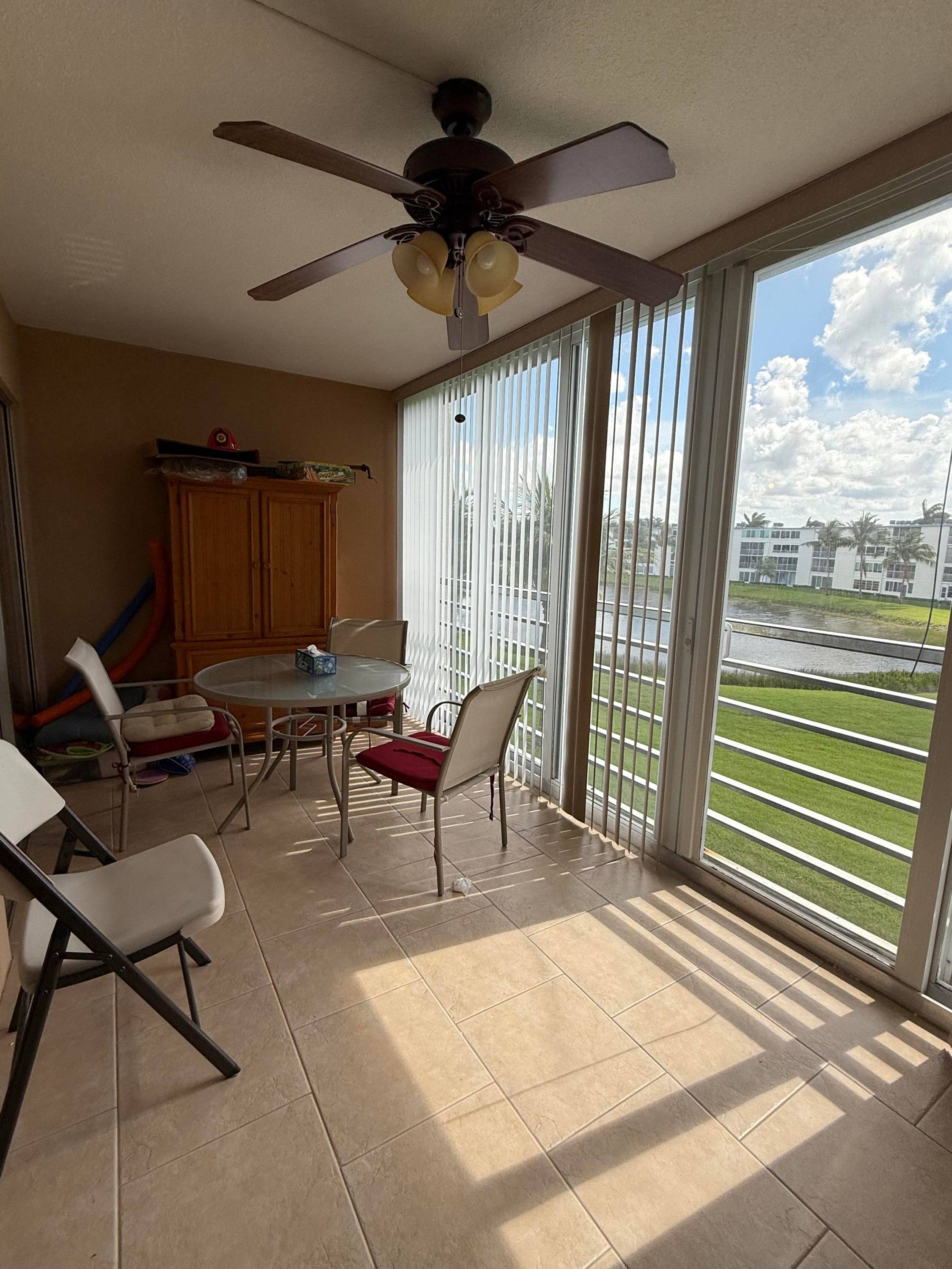 This 2 2 Luxury condo is located in one of the most sought after associations in CV Boca.