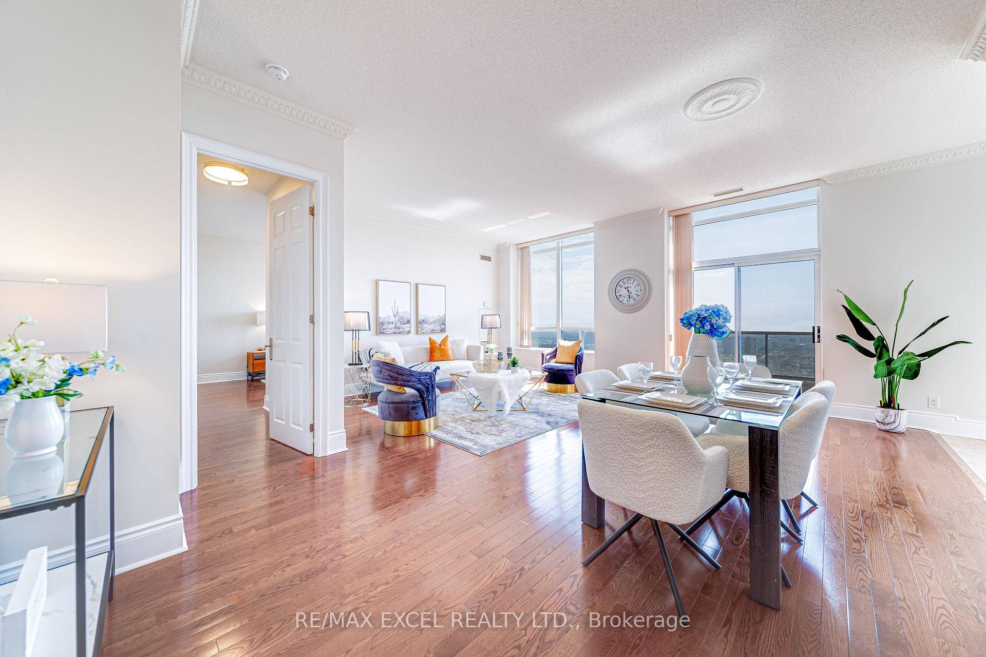 Experience luxurious living in this rarely offered grand penthouse suite, built by renowned Tridel.