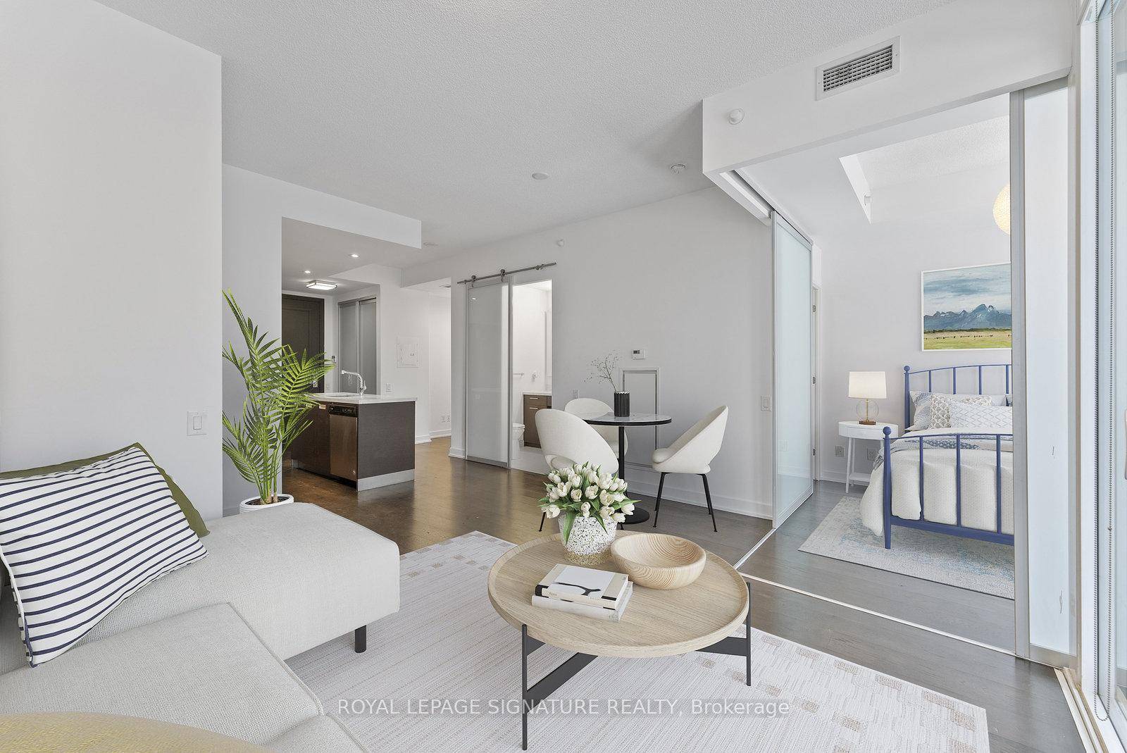Welcome to the highly sought after South Beach Condosan award winning residence renowned for its luxurious 5 star amenities and breathtaking design.
