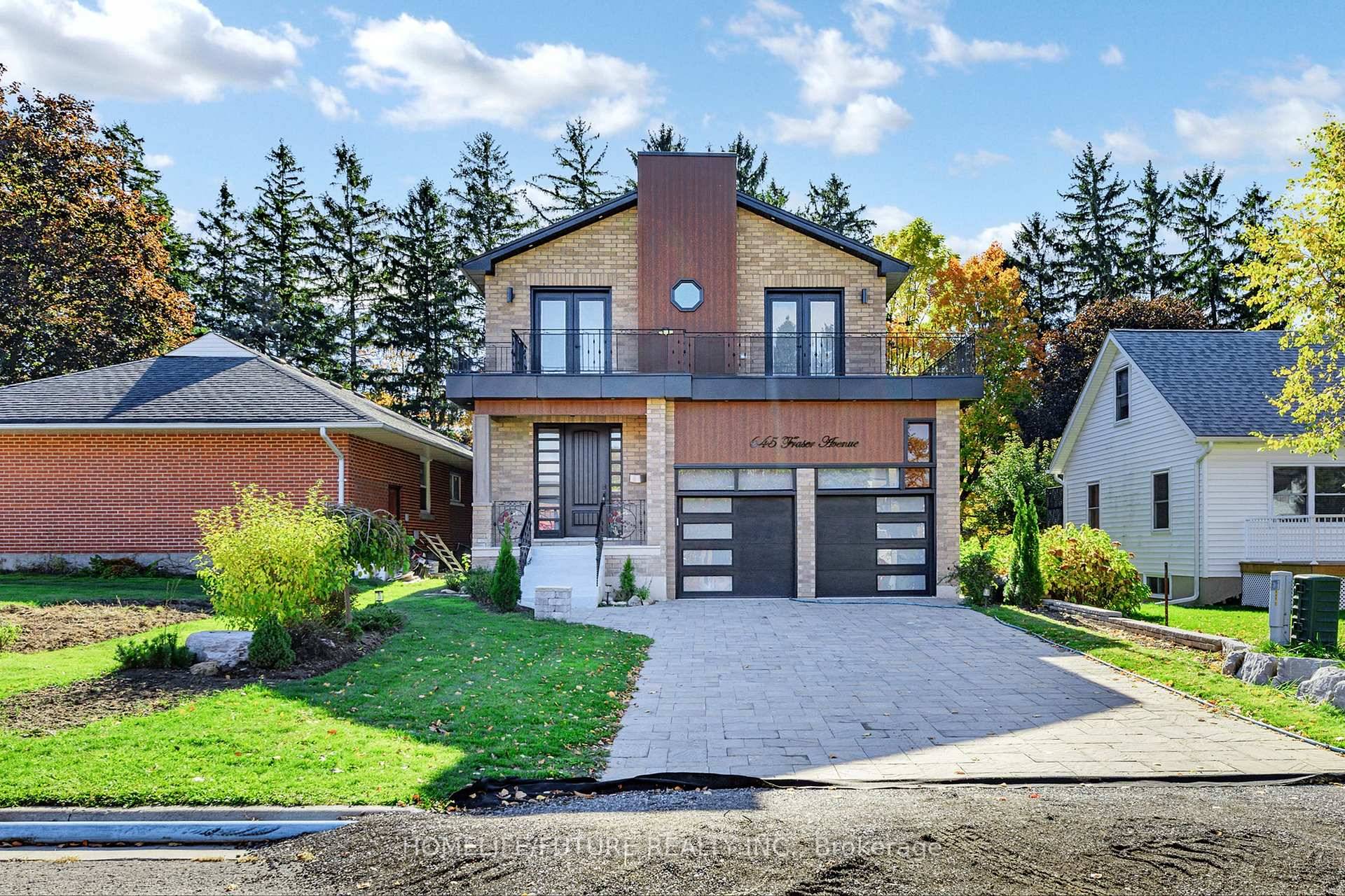 Welcome To Stunning Custom Built Home Located In The Quiet Neighbourhood Of Oshawa !
