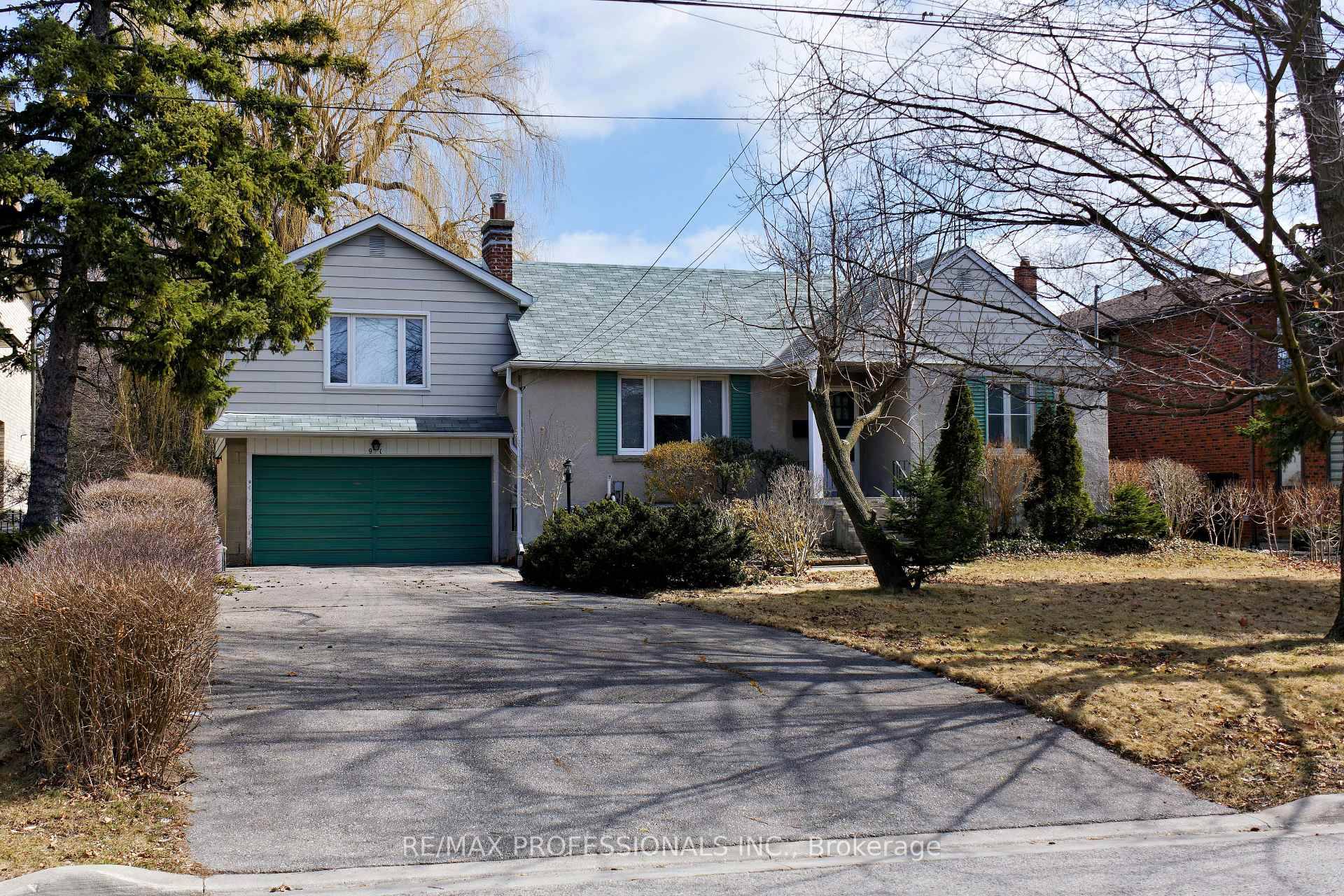 A Winner on Warwood ! You Won't Believe the Lot Size and Opportunity Here !