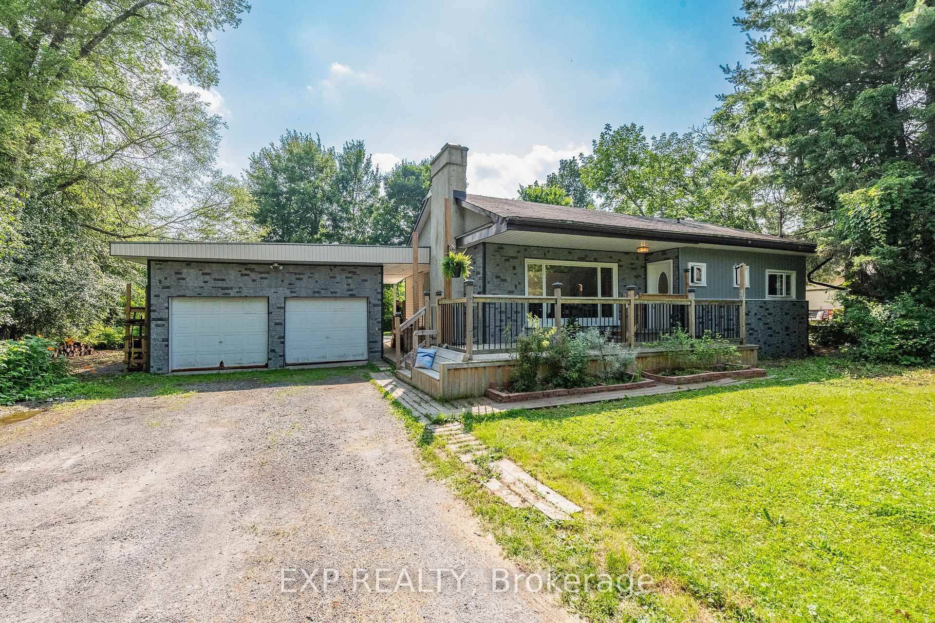 A PRIVATE BUNGALOW RETREAT NESTLED AMONG THE TREES !