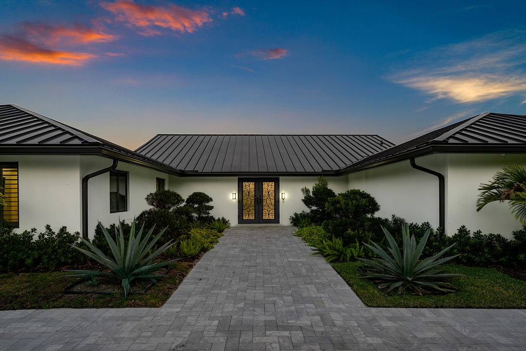 Own a piece of NFL history with this stunning Boca Raton estate, once home to two time Super Bowl champion Jason Pierre Paul, a standout of the New York Giants ...