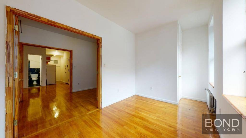 Large 1 bedroom apartment in prime East Village location.