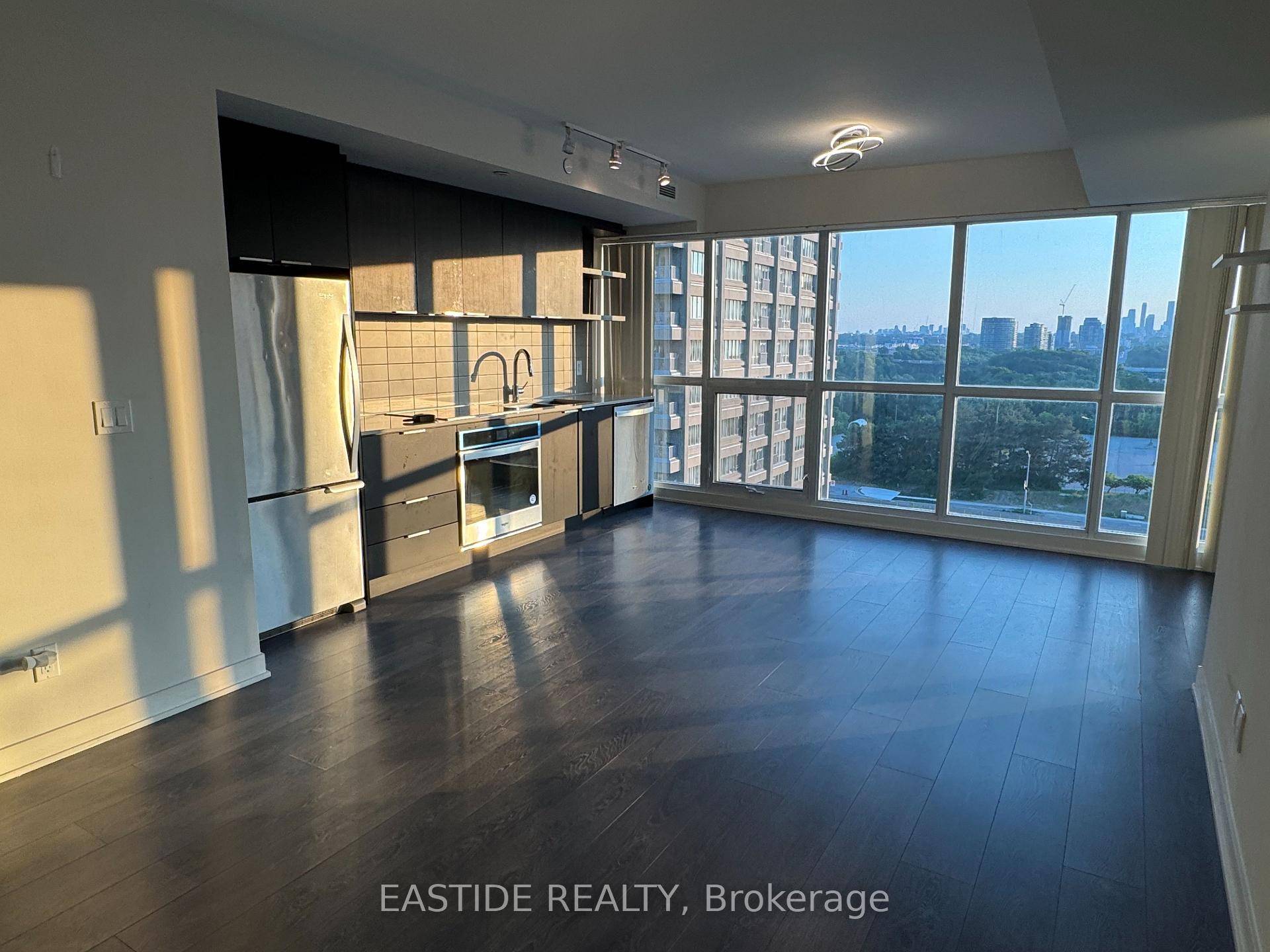 Welcome to this bright 2 bedroom, 2 bathroom condo nestled in the heart of Don Mills one of Toronto's most desirable neighbourghoods.