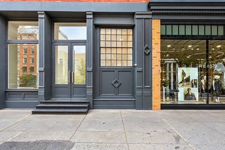 SoHo Commercial Space 9, 000 SF For Sale or LeaseA fully renovated commercial space spanning 9, 000 square feet in the heart of SoHo.