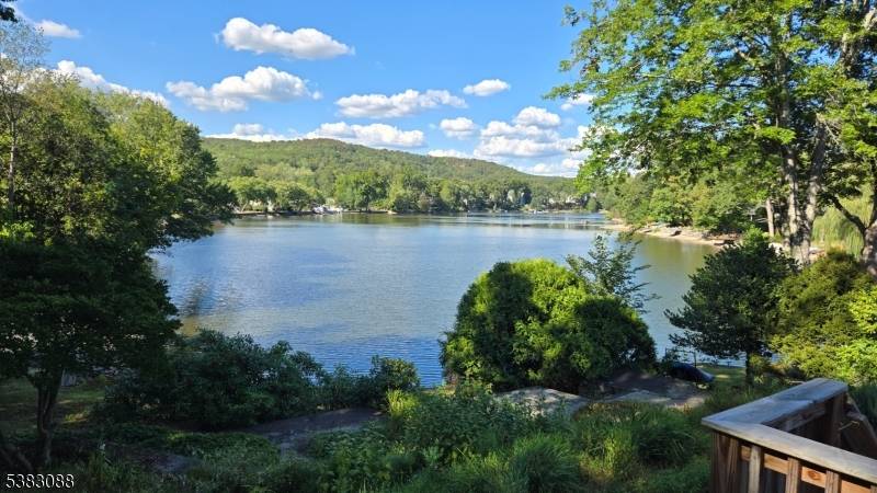 Live on Beautiful Crystal Lake, one of the nicest lots on the lake.
