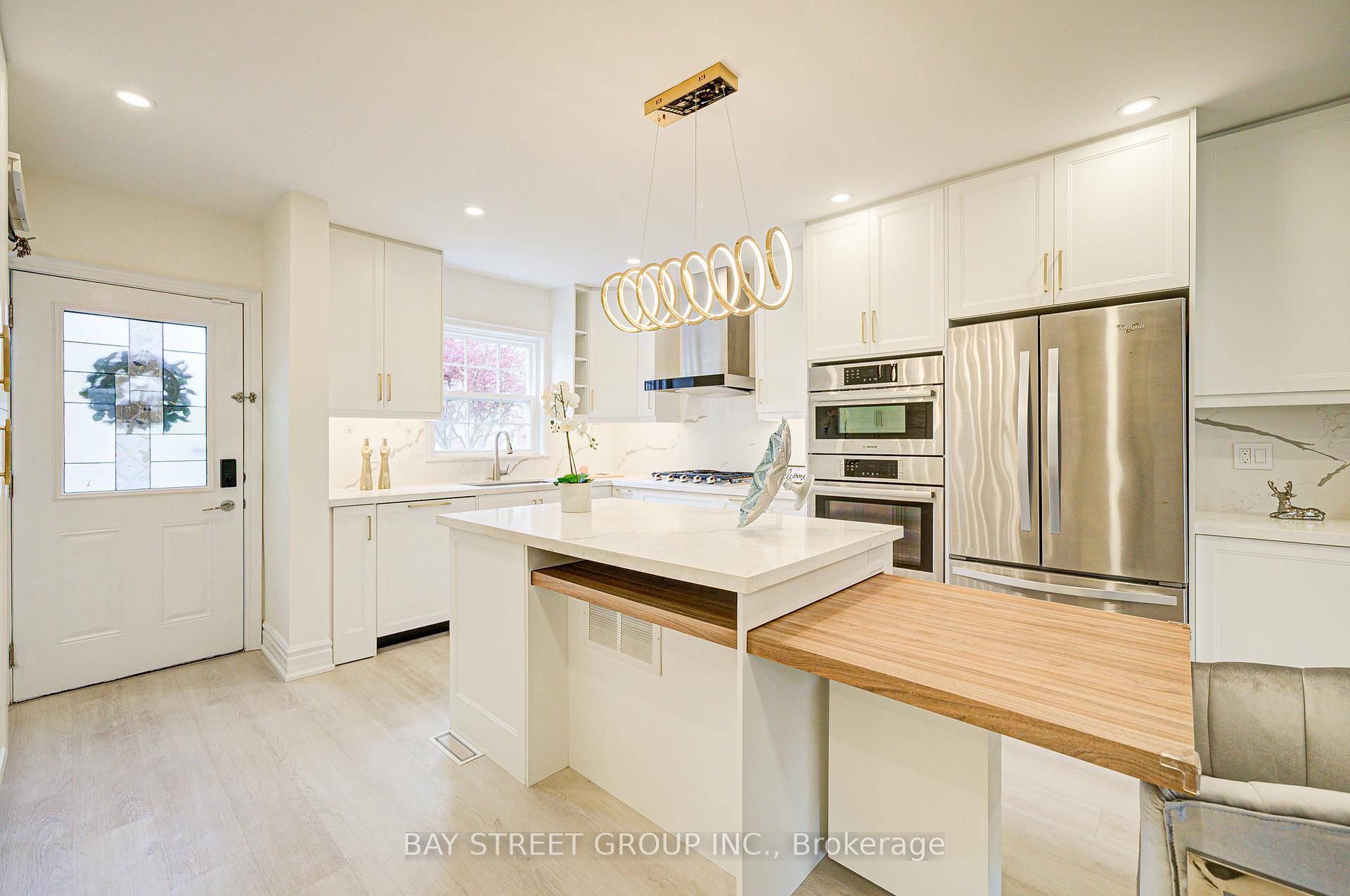 Refined Family Living Meets Income Potential in Prime Steeles Location.