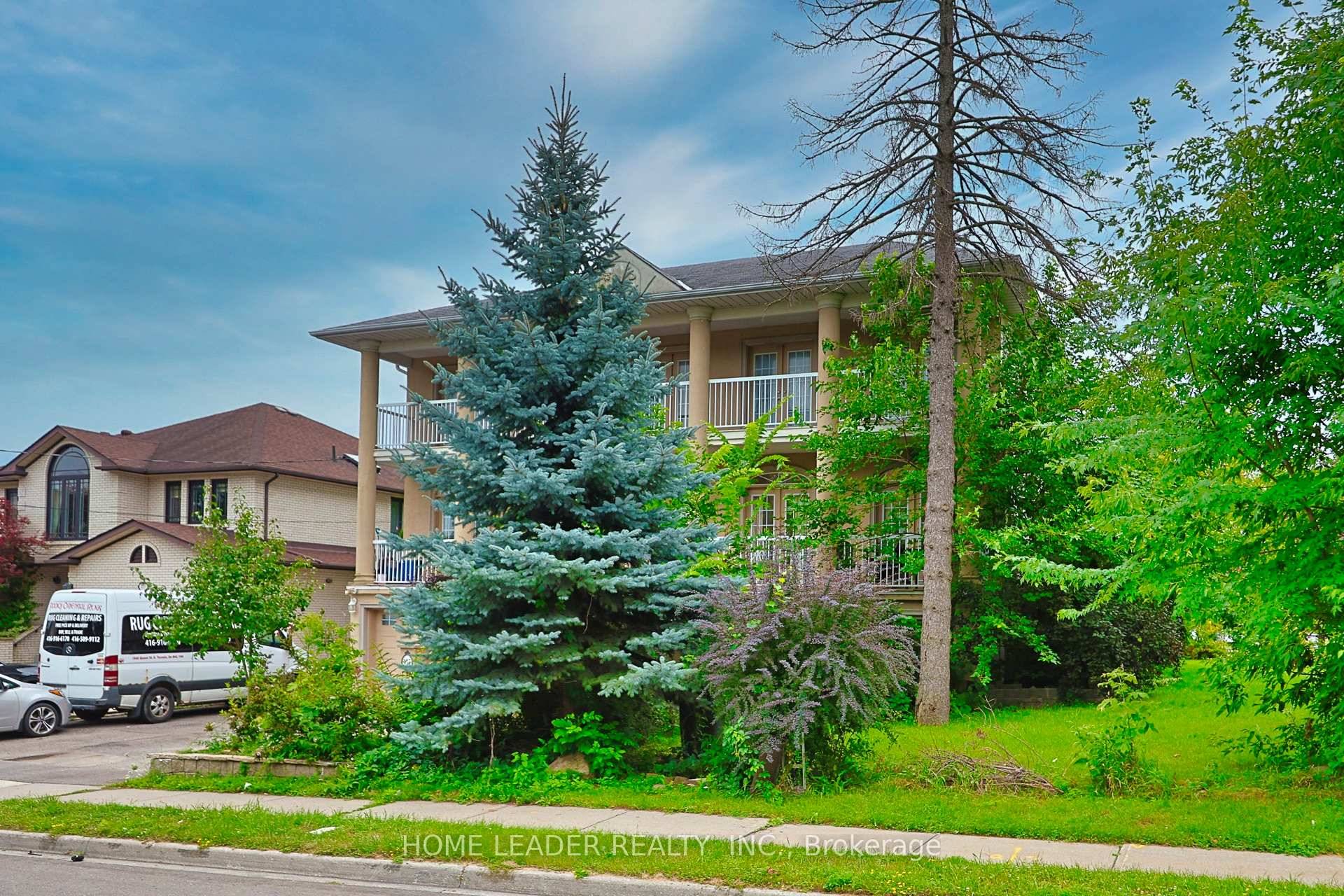 PRIME NEIGHBOURHOOD ! SOUTH RICHVALE over 4, 500 sq.