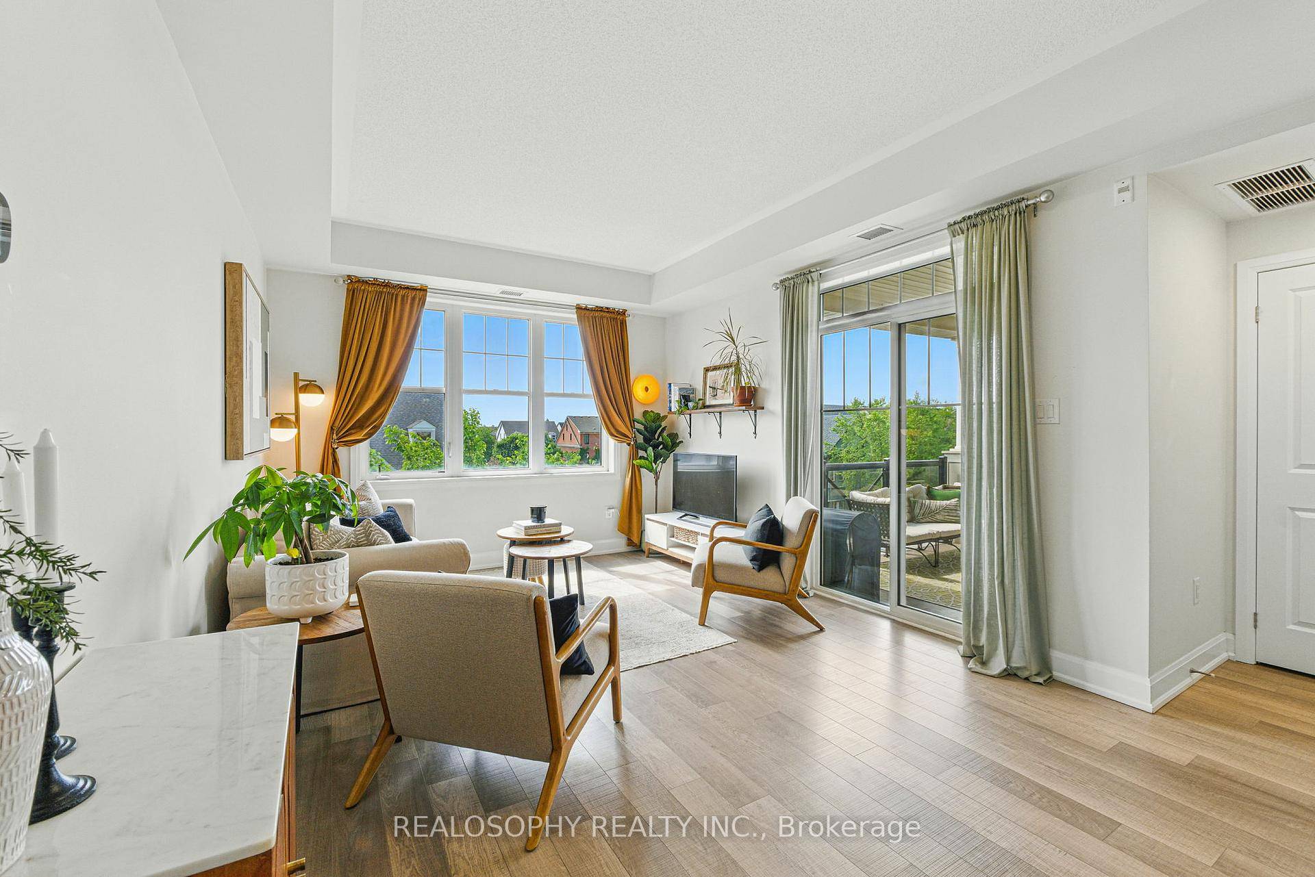 Introducing a beautiful and bright, well laid and comfortable two bed two bath two parking, corner unit in the very walkable neighbourhood of Oakville's Uptown Core.