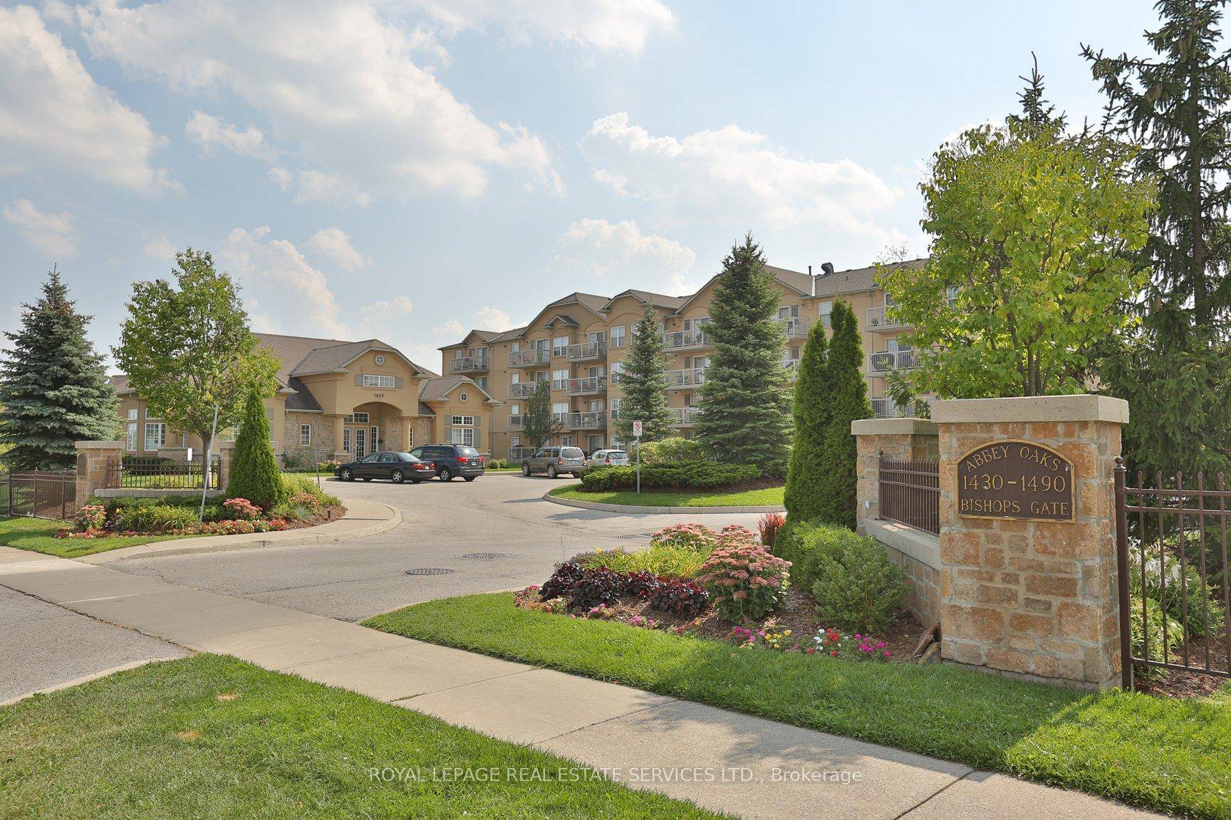 Bright Penthouse apartment with cathedral ceilings in sought after Glen Abbey features 2 spacious bedrooms, 2 full bathrooms and a private balcony is sure to please.