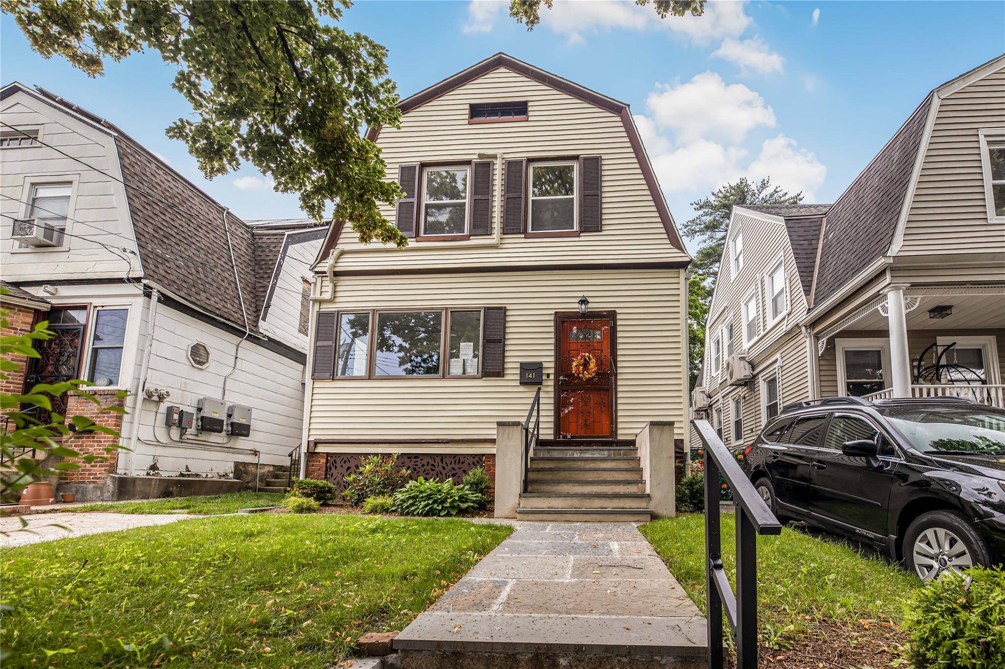 Excellence. This house is a dream with its appealing features !