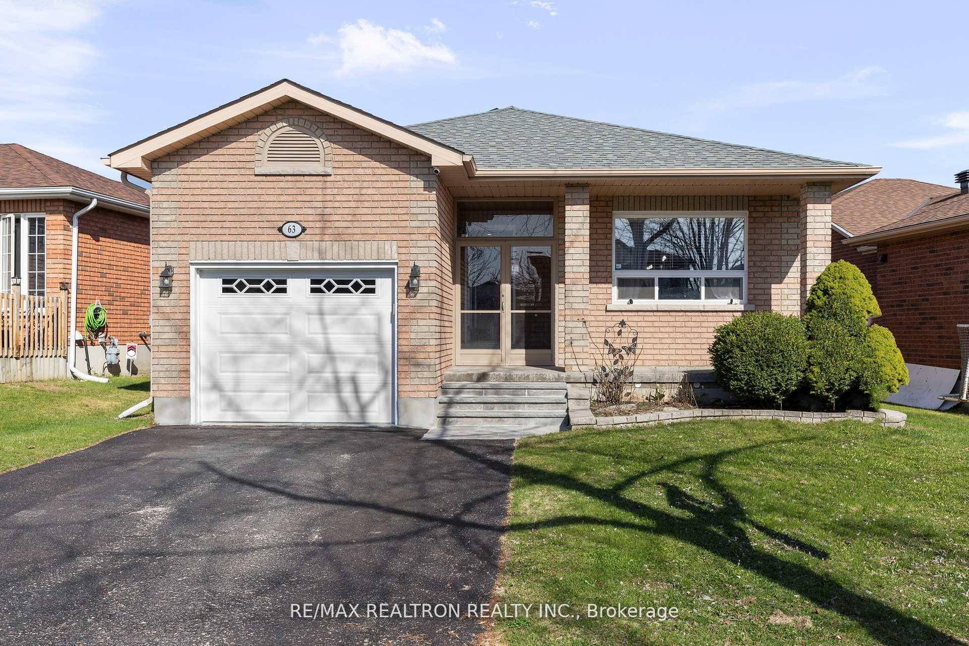 Impeccably Upgraded 3 1 Bedroom Bungalow In Barries Sought After Holly Community !