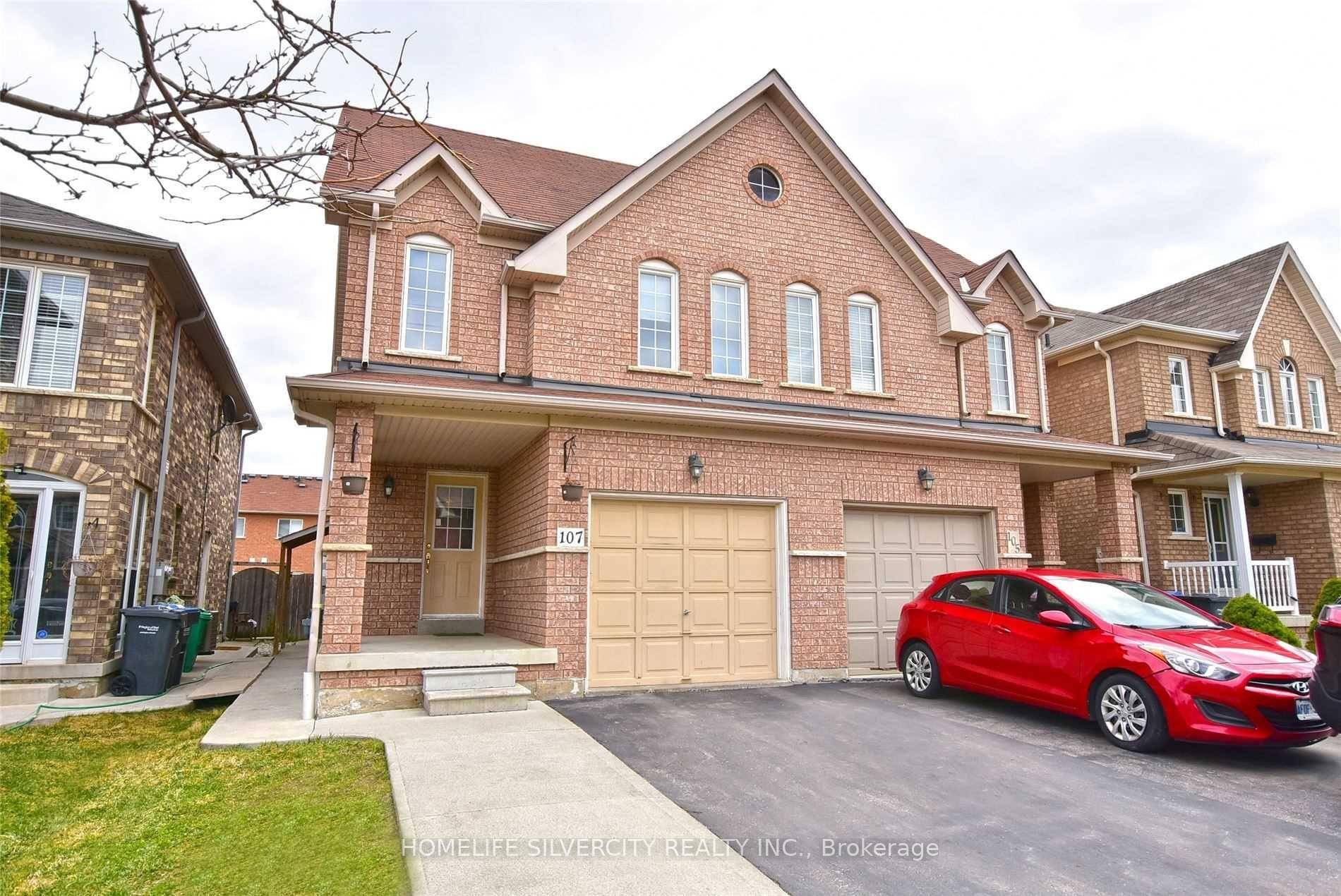 Beautifully upgraded 4 Bedroom home !