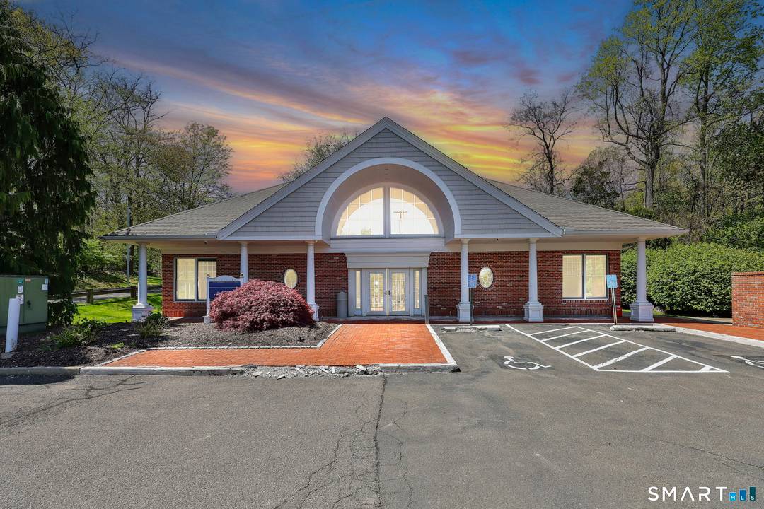 Approximately 6, 000 sq. ft.