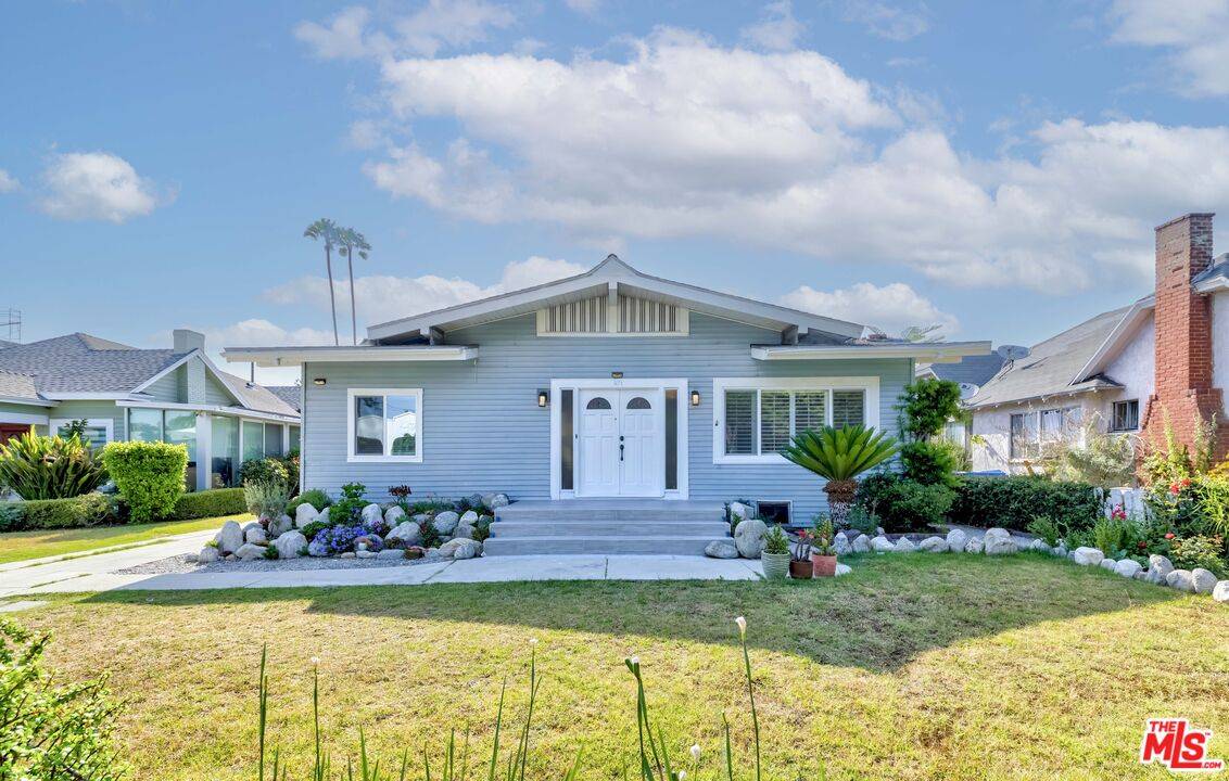 971   3rd Ave 5BR La
