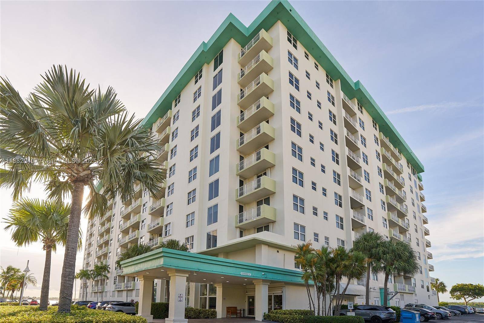 Turn key, oversized 1BD 1BA in highly desirable Island Pointe in Bay Harbor Islands !