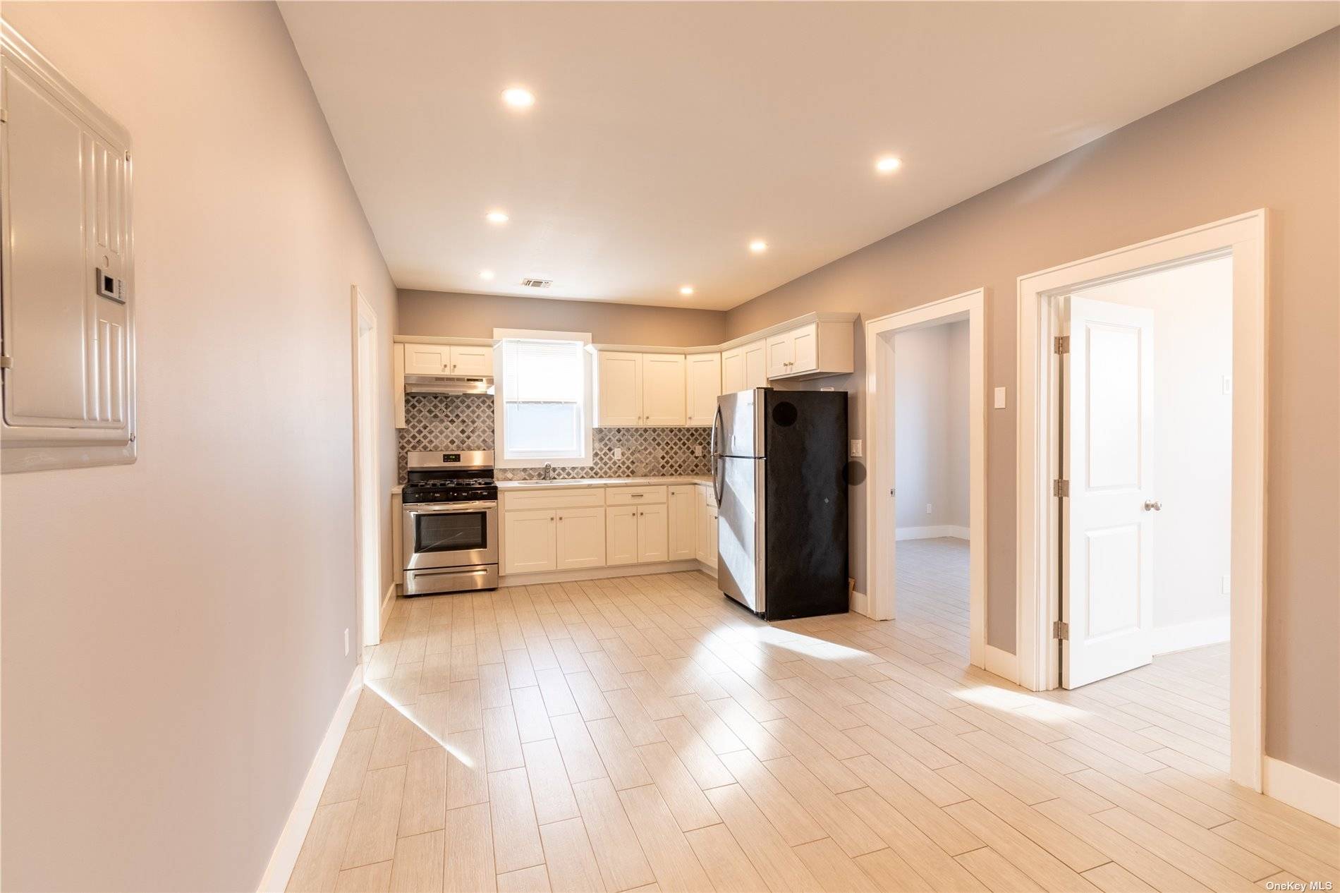 Beautifully updated 2 bedroom 1 bath unit.