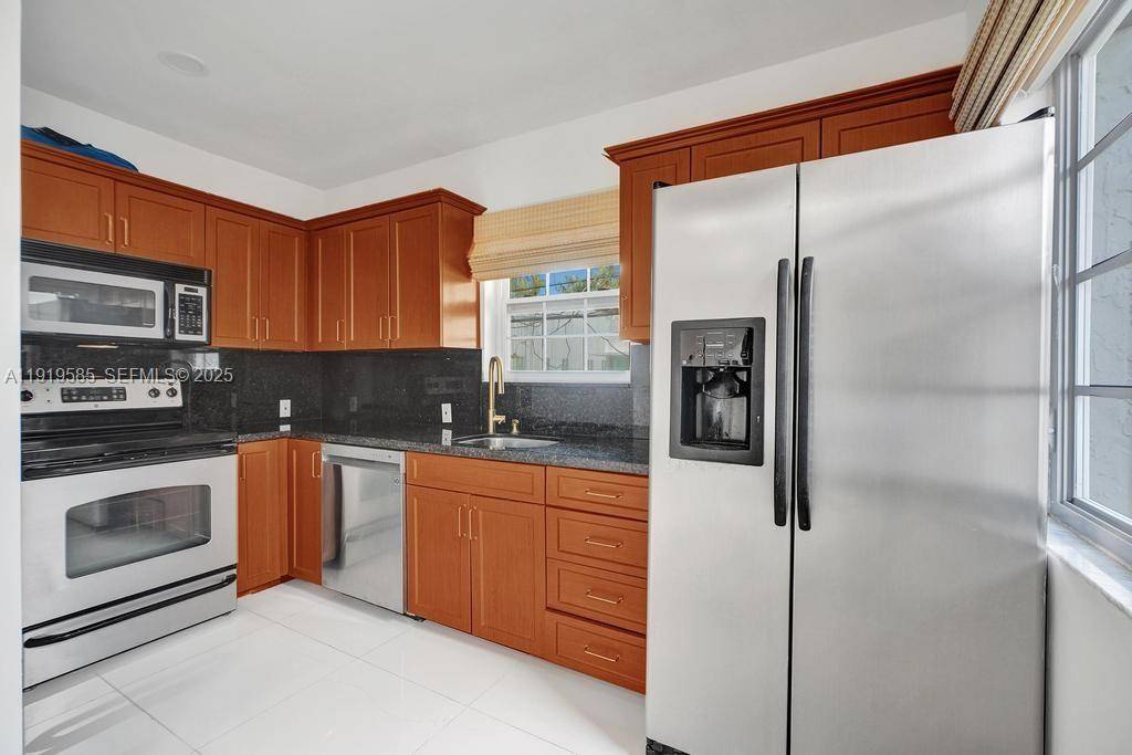 Introducing a stunning, fully renovated 2 bedroom, 2 bath residence in the heart of Miami Beach !