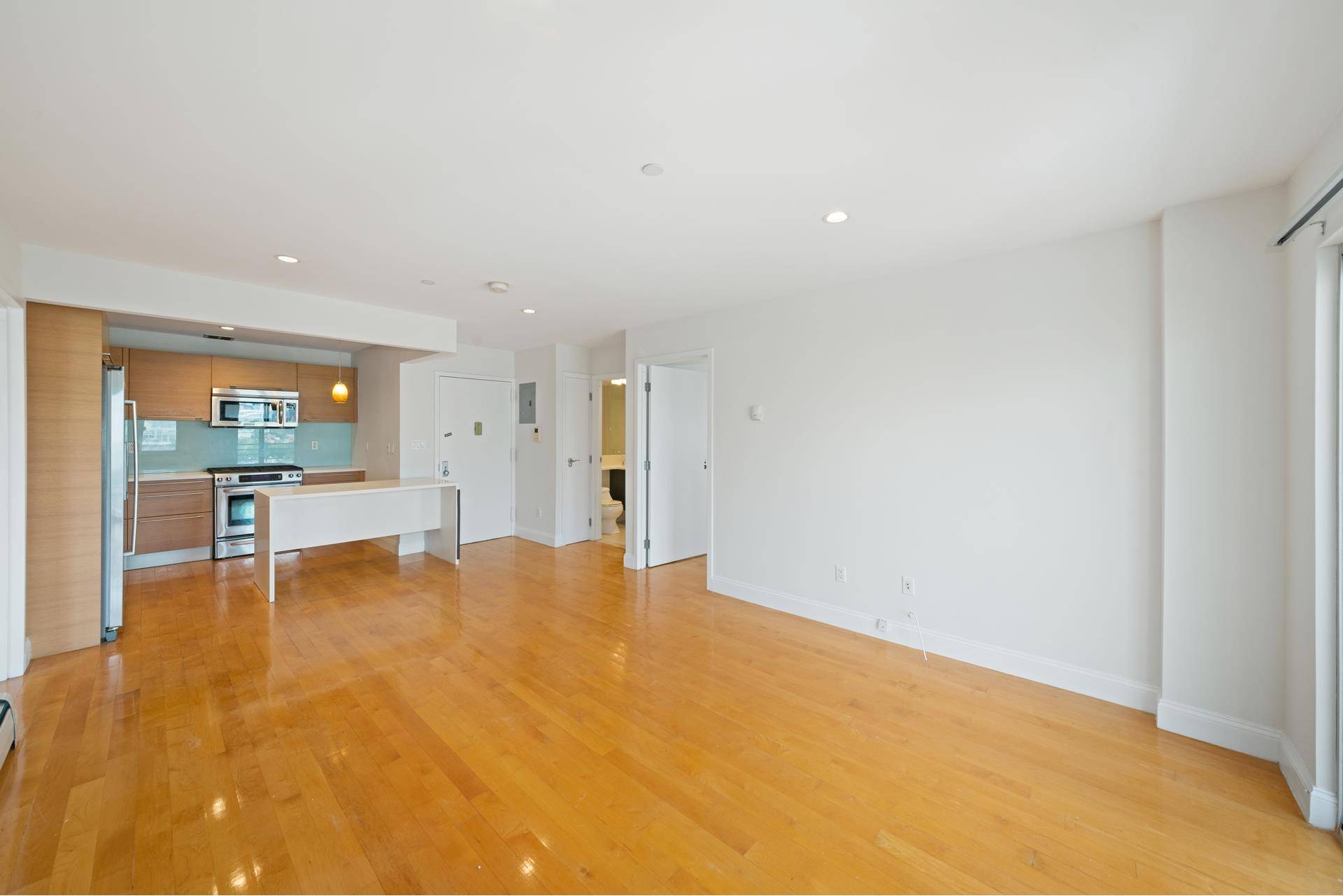 Amazing opportunity to own high floor two bedroom and two bath condo in the heart of Boerum Hill with low carrying costs.