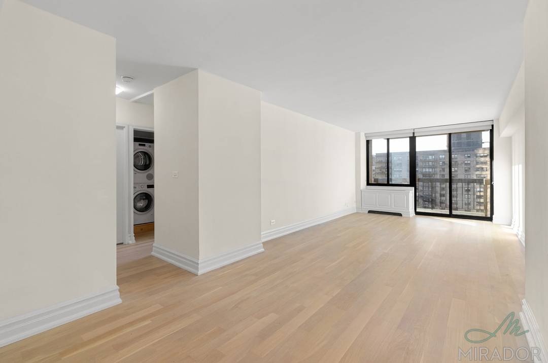 Tower 67 is an impressive 49 story full service rental building located at 145 West 67th Street on the Upper West Side.