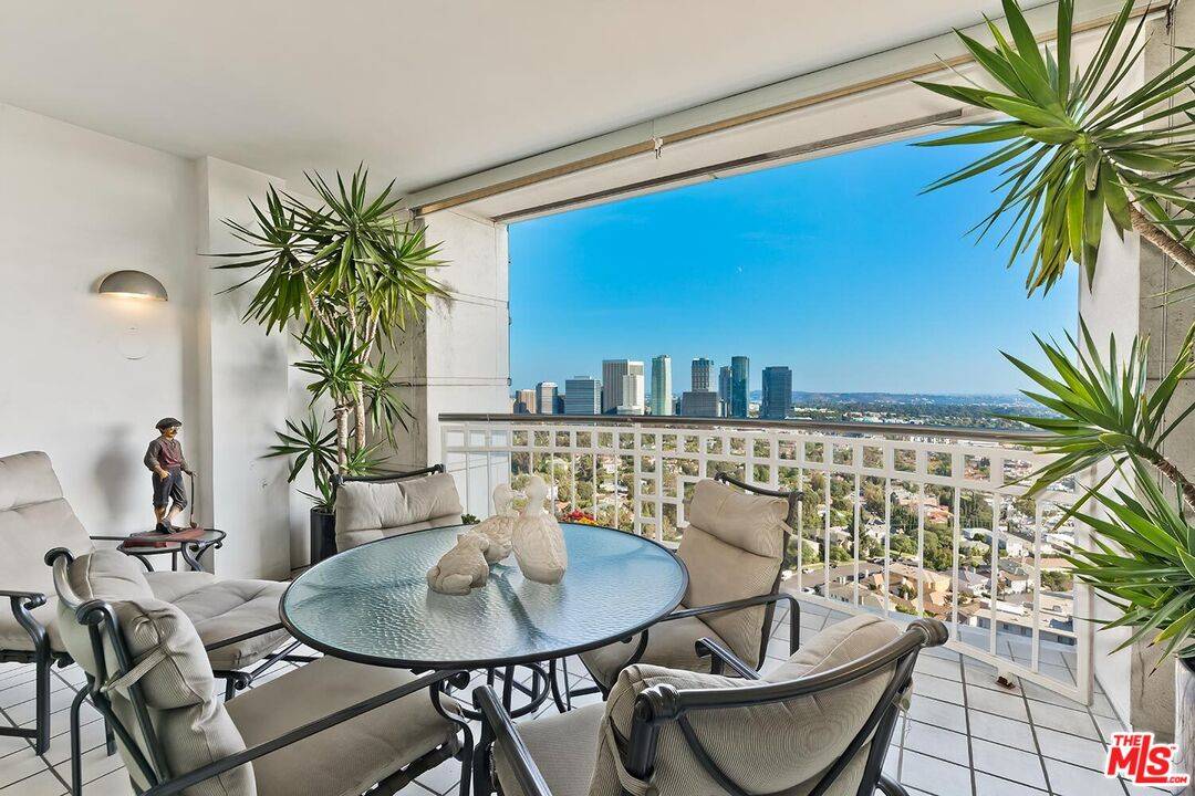 10380   Wilshire Blvd 3BR Westwood La