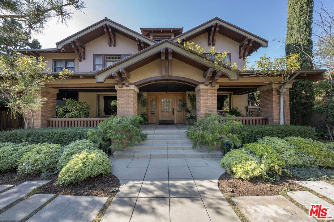 111  S Van Ness Ave 7BR Mid Wilshire La