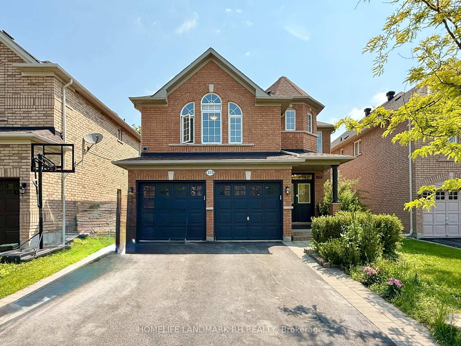 Basement not included Bright and Spacious approx 2900 sqft detached home backing onto ravine in Prime Richmond Hill location !