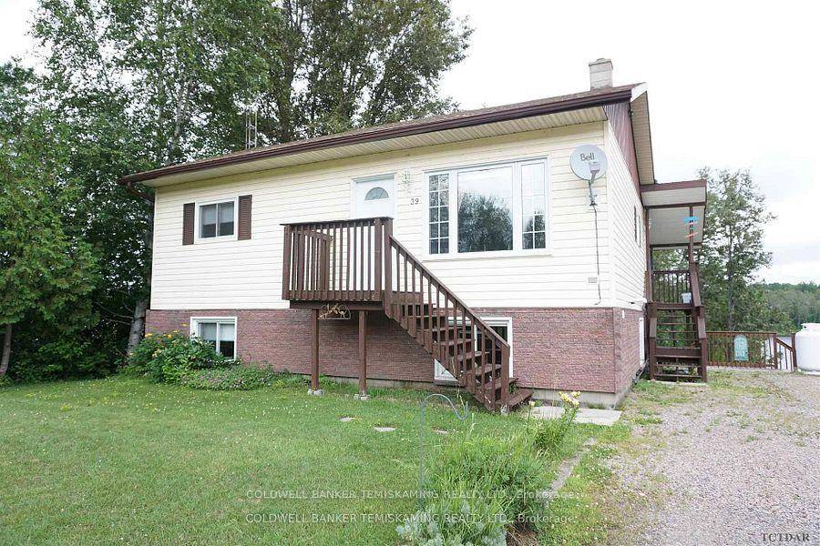 UPDATED 2 2 BEDROOM, 2 BATH WATERFRONT HOME IN ELK LAKE.