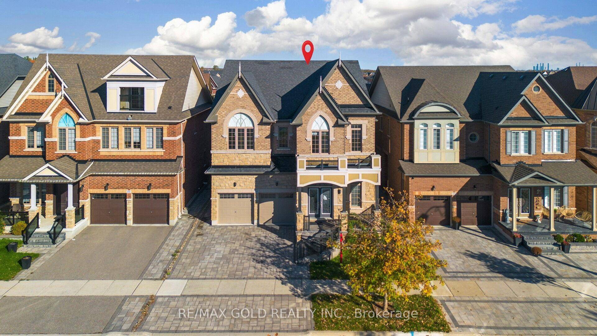 Stunning 5 Bedroom Home in Desirable Kleinburg !