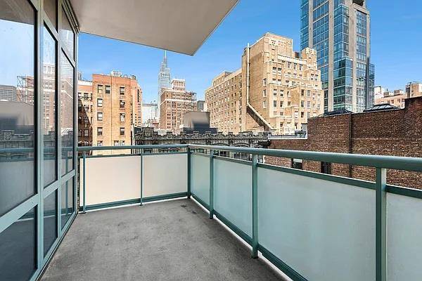 Stunning Fifth Avenue Residence in Murray Hill has it all !