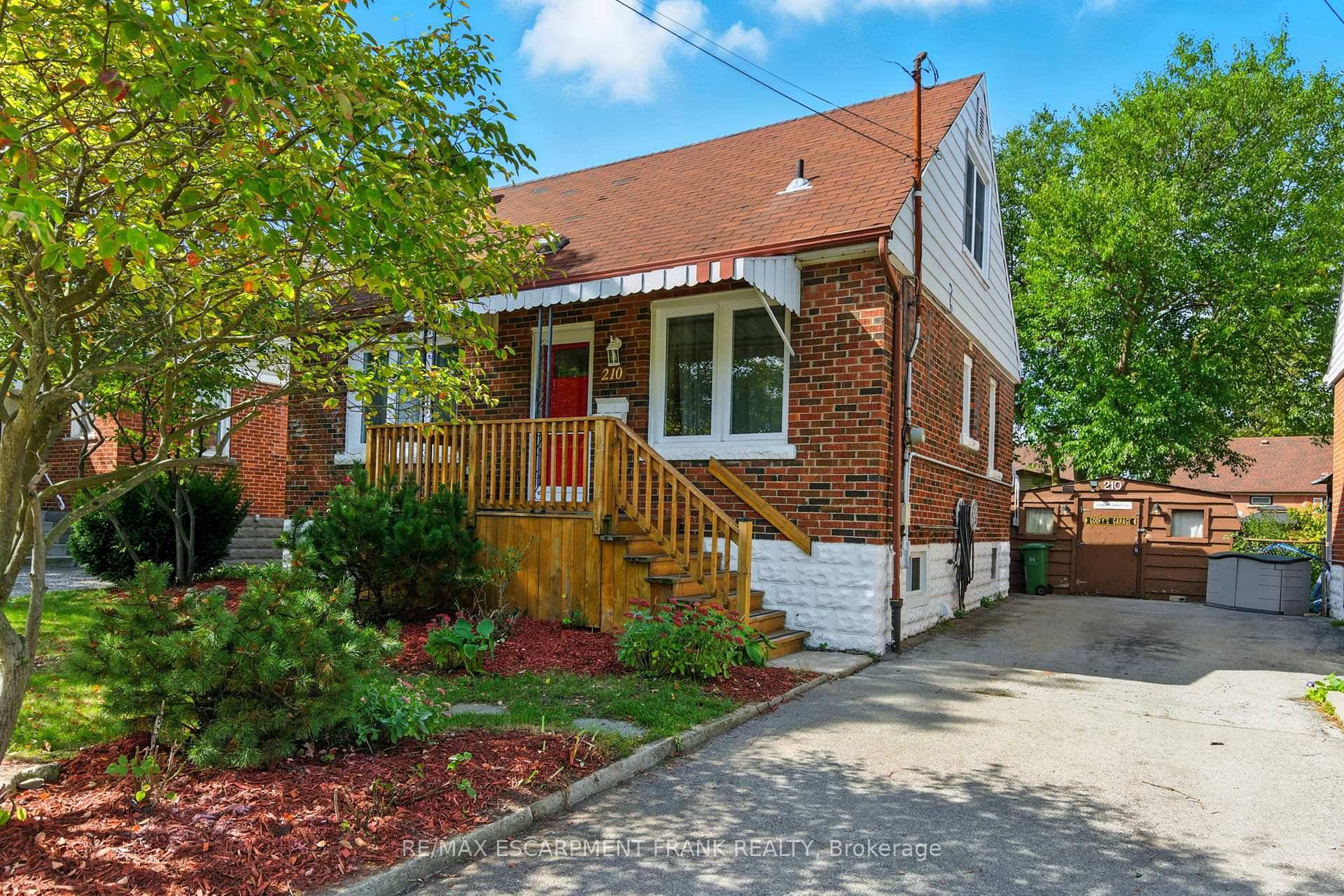 Fantastic Investment Opportunity on the Hamilton Mountain !