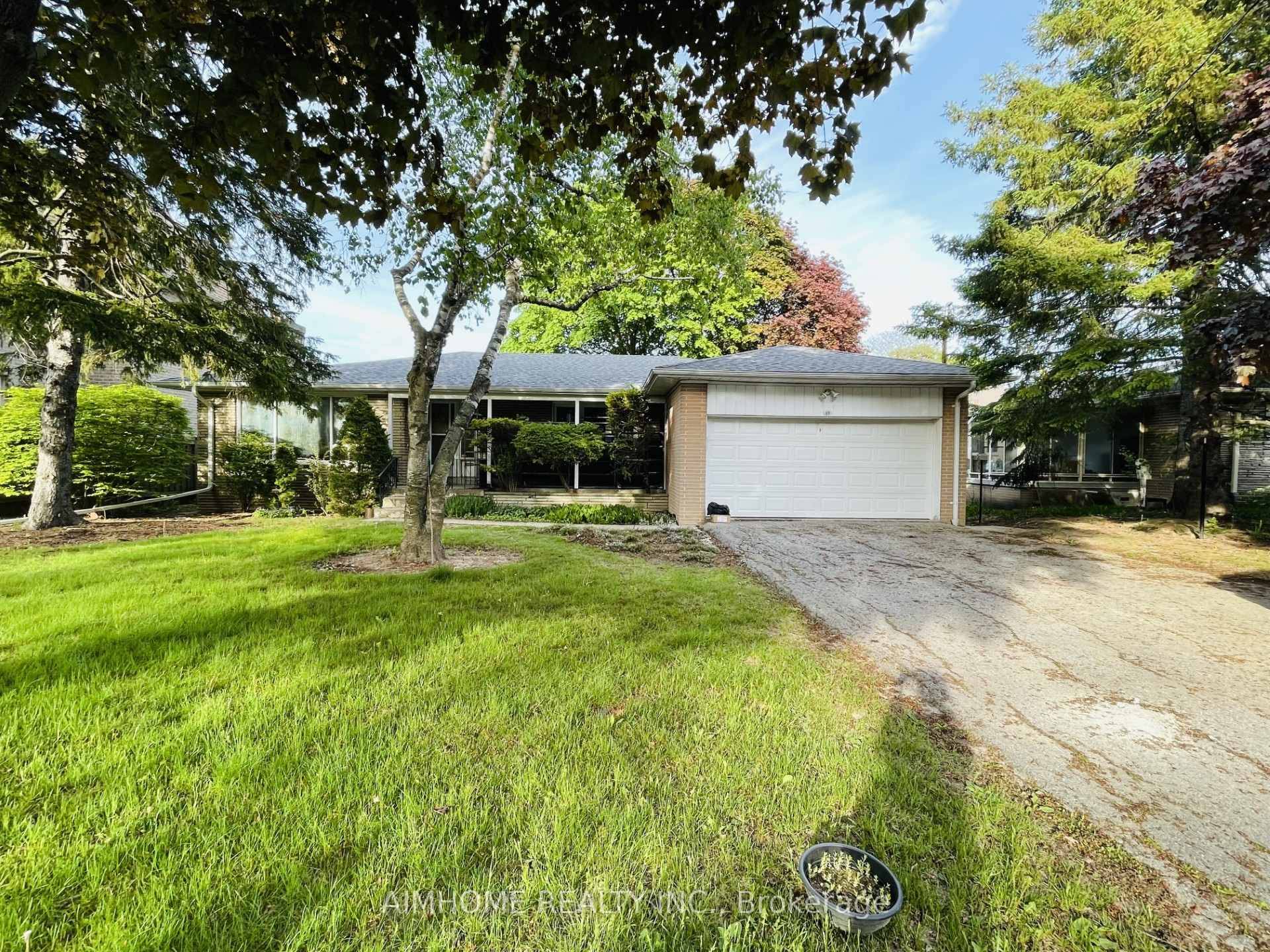 AAA tenant needed ! Newly Renovated Two Bedroom Apartment Basement In The Prestigious Bayview Village Area.