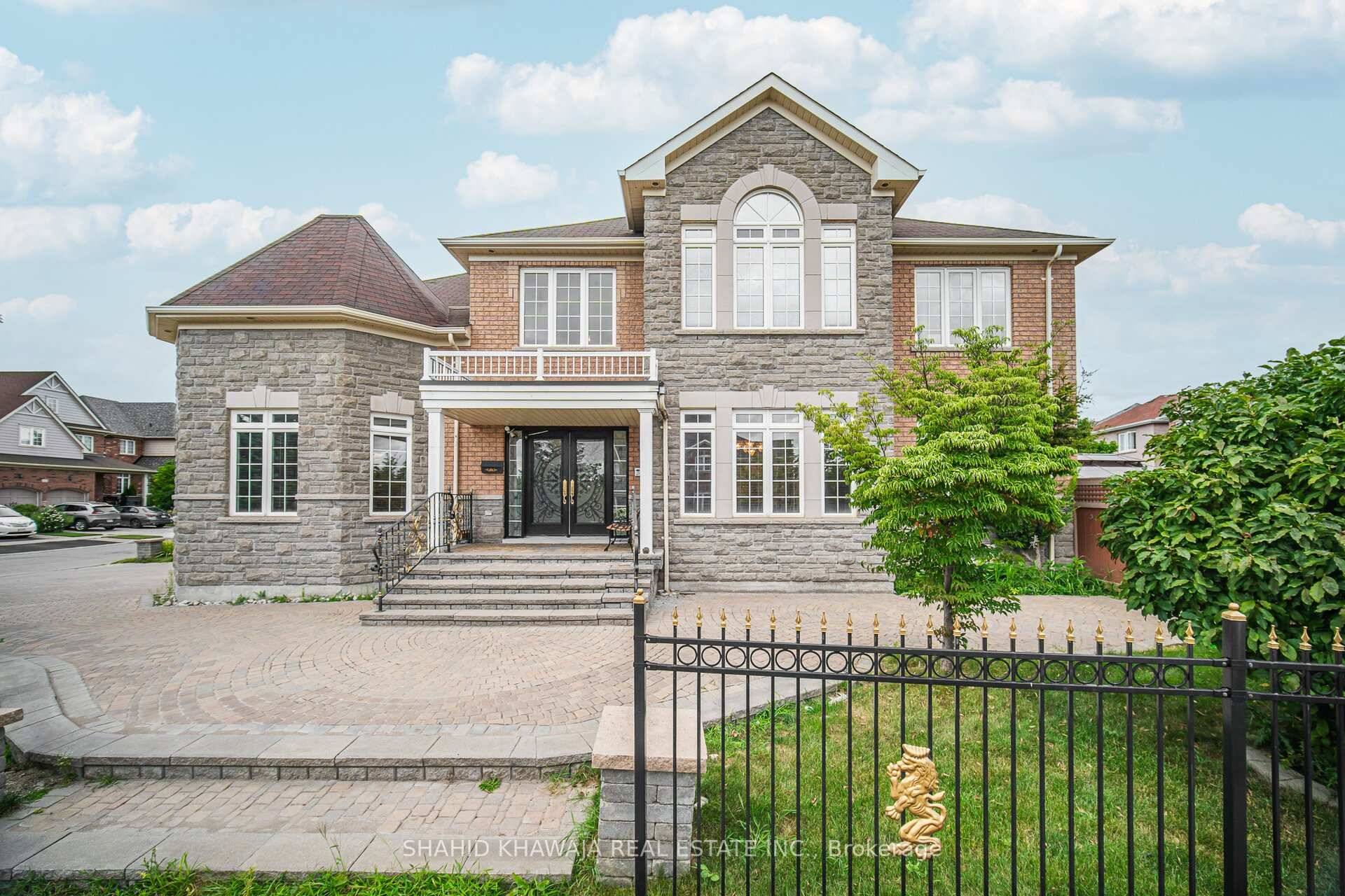 View Virtual Tour Stunning Remington Built Detached Home Situated On A Massive Premium Corner Lot Boasting Expensive Wrought Iron Fenced All Around Located In The Highly Sought After Churchill Meadows ...