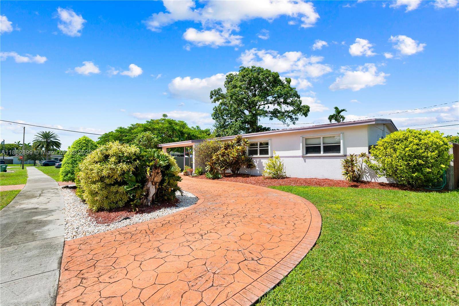 Located in desirable Cutler Bay community !