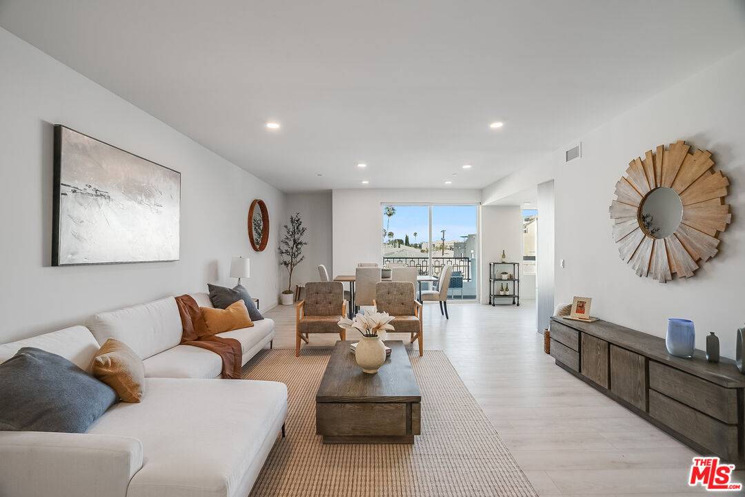 1021 S Shenandoah St 3BR Beverlywood La