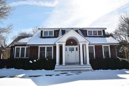 Newly Constructed Cottage Near to East Hampton Village!